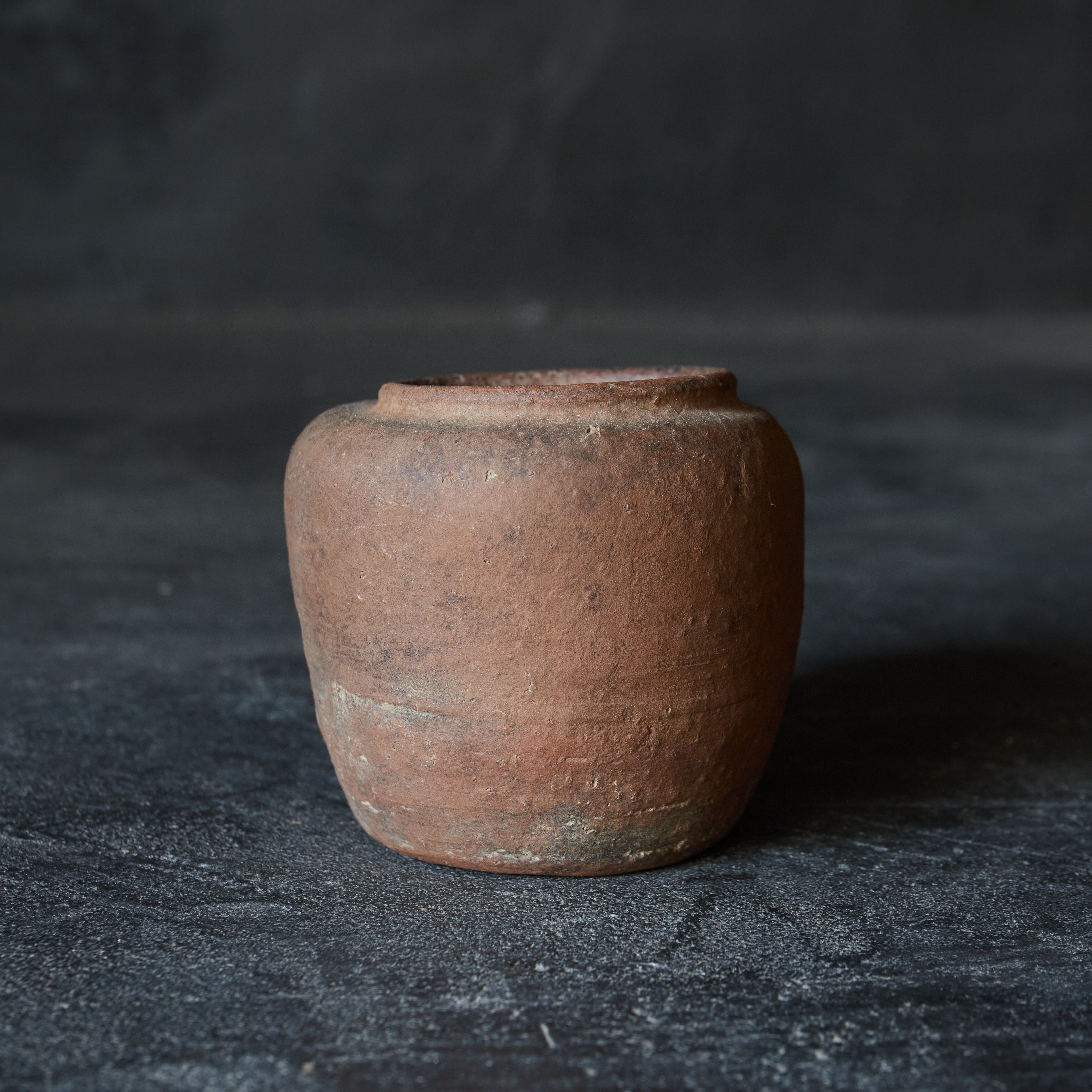 JARRA DEFORMADA PEQUEÑA, Bizen, Período Azuchi-Momoyama–Edo(1573–1867 d. C.)