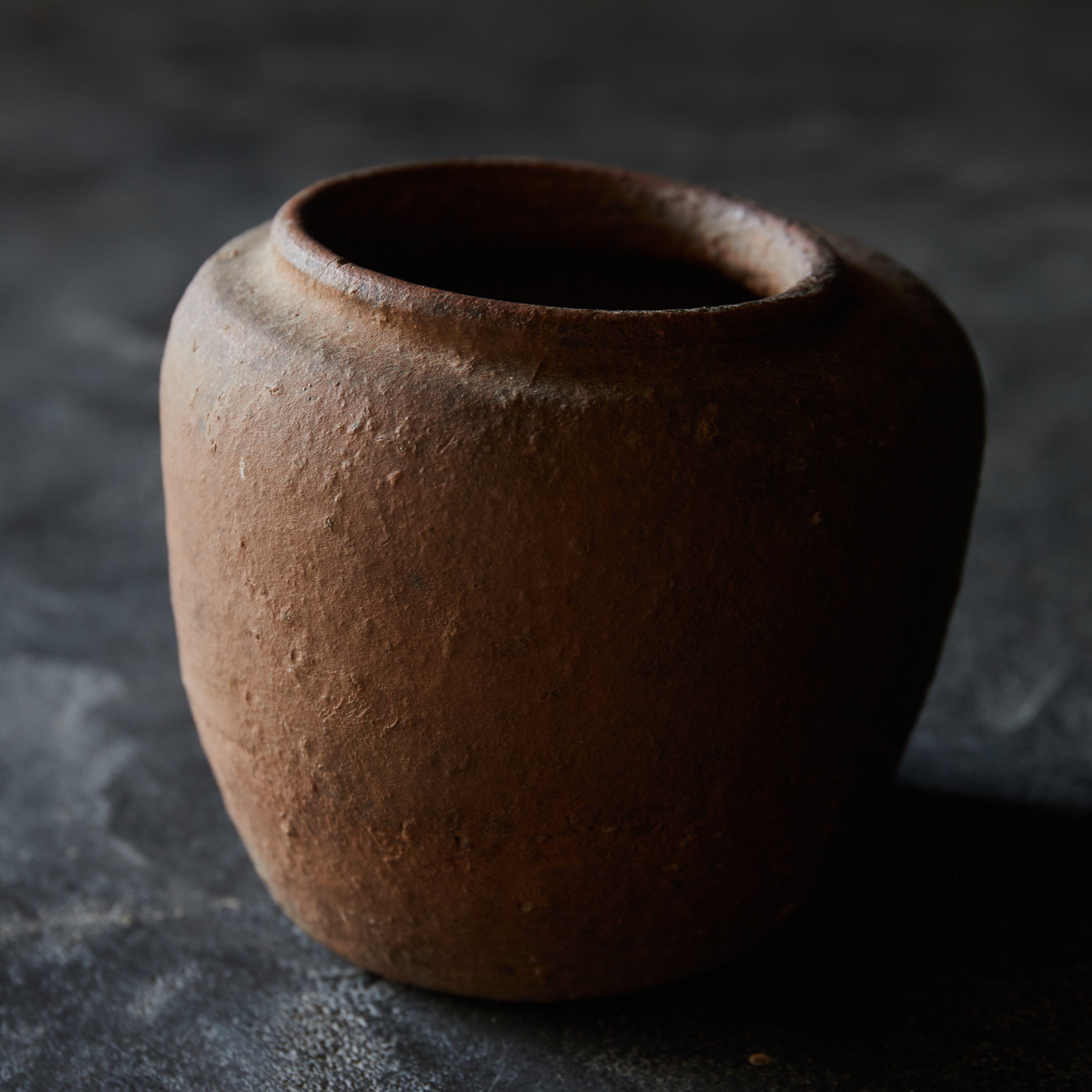 JARRA DEFORMADA PEQUEÑA, Bizen, Período Azuchi-Momoyama–Edo(1573–1867 d. C.)