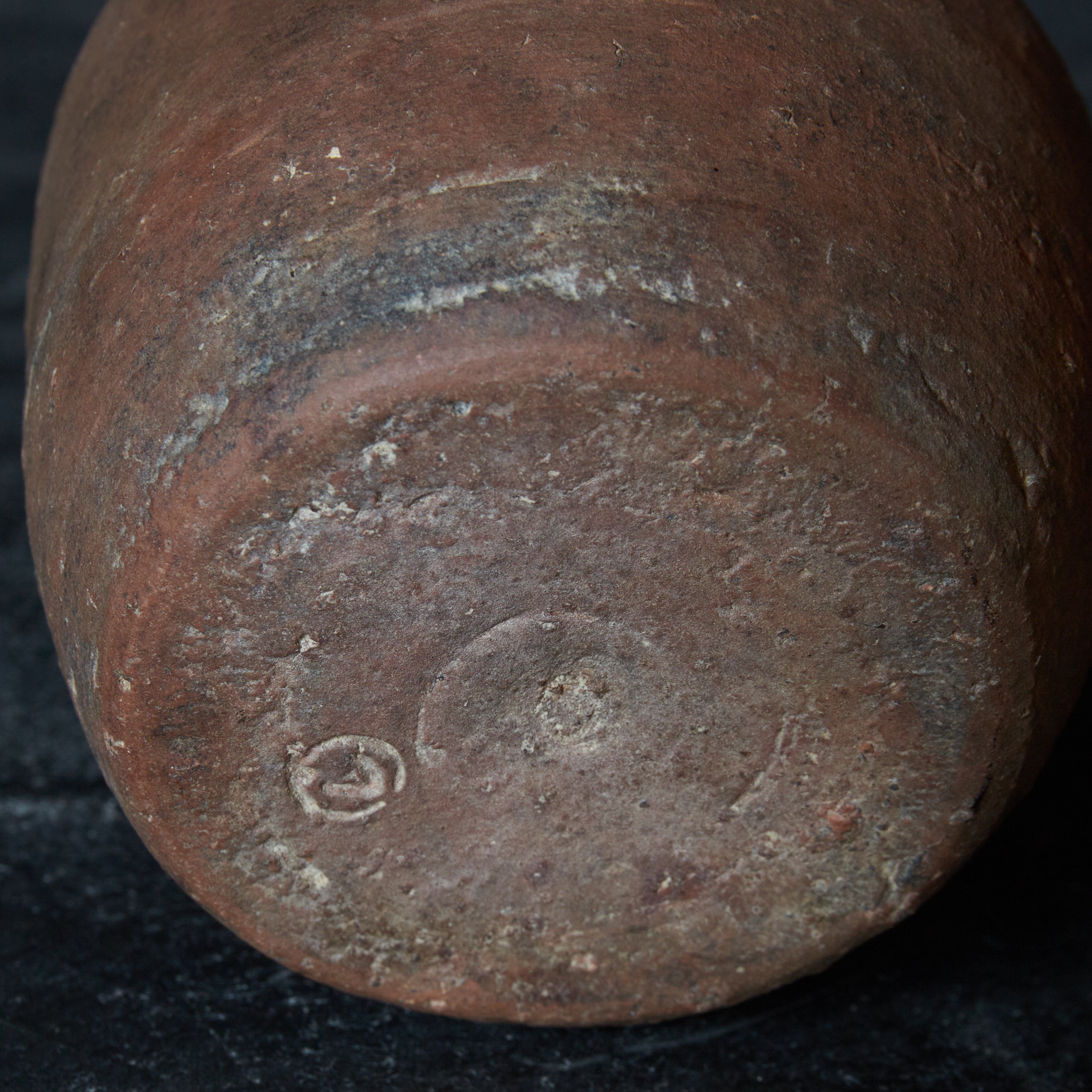 JARRA DEFORMADA PEQUEÑA, Bizen, Período Azuchi-Momoyama–Edo(1573–1867 d. C.)