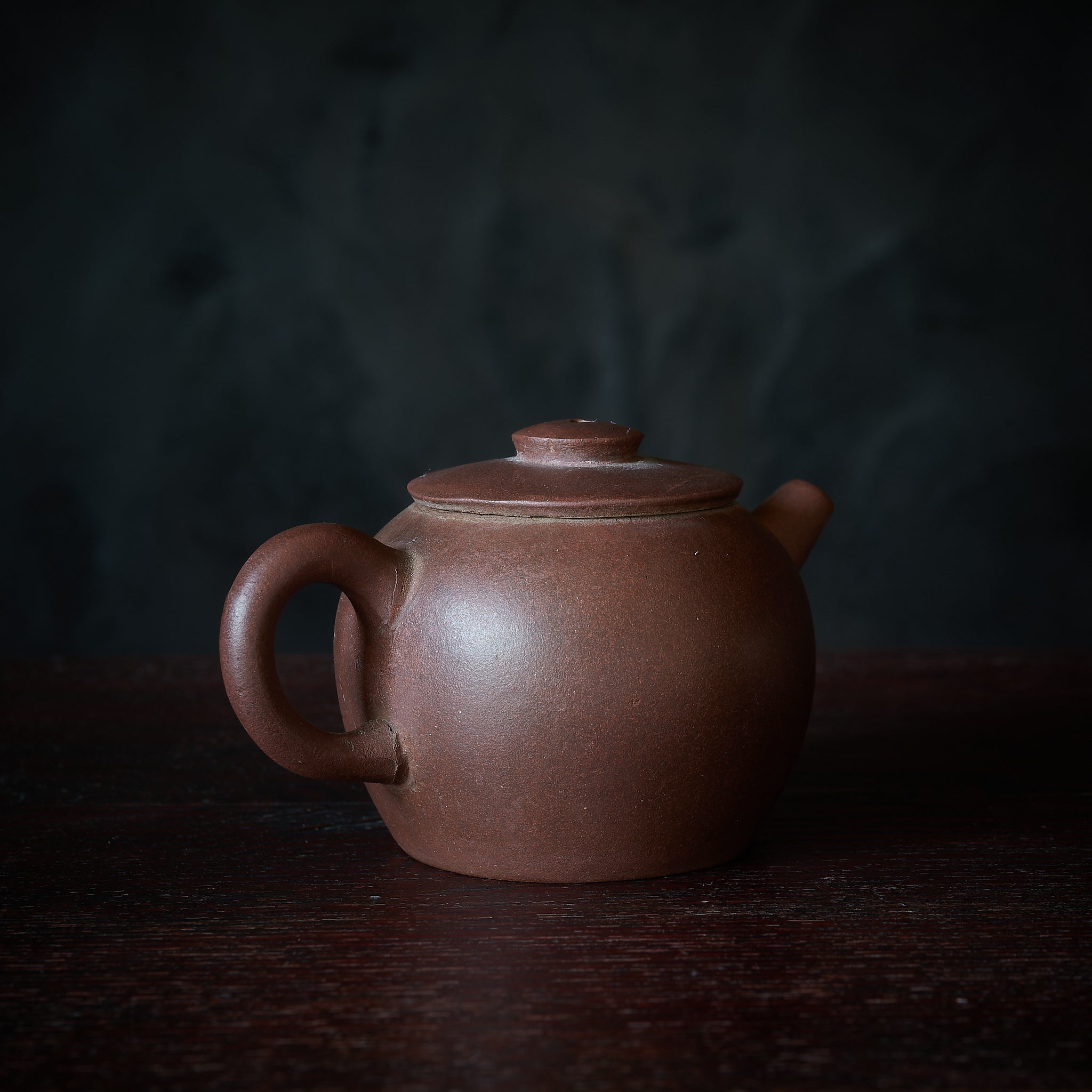 清代 朱泥急須 具輪珠(ぐりんだま)(1616–1911CE)