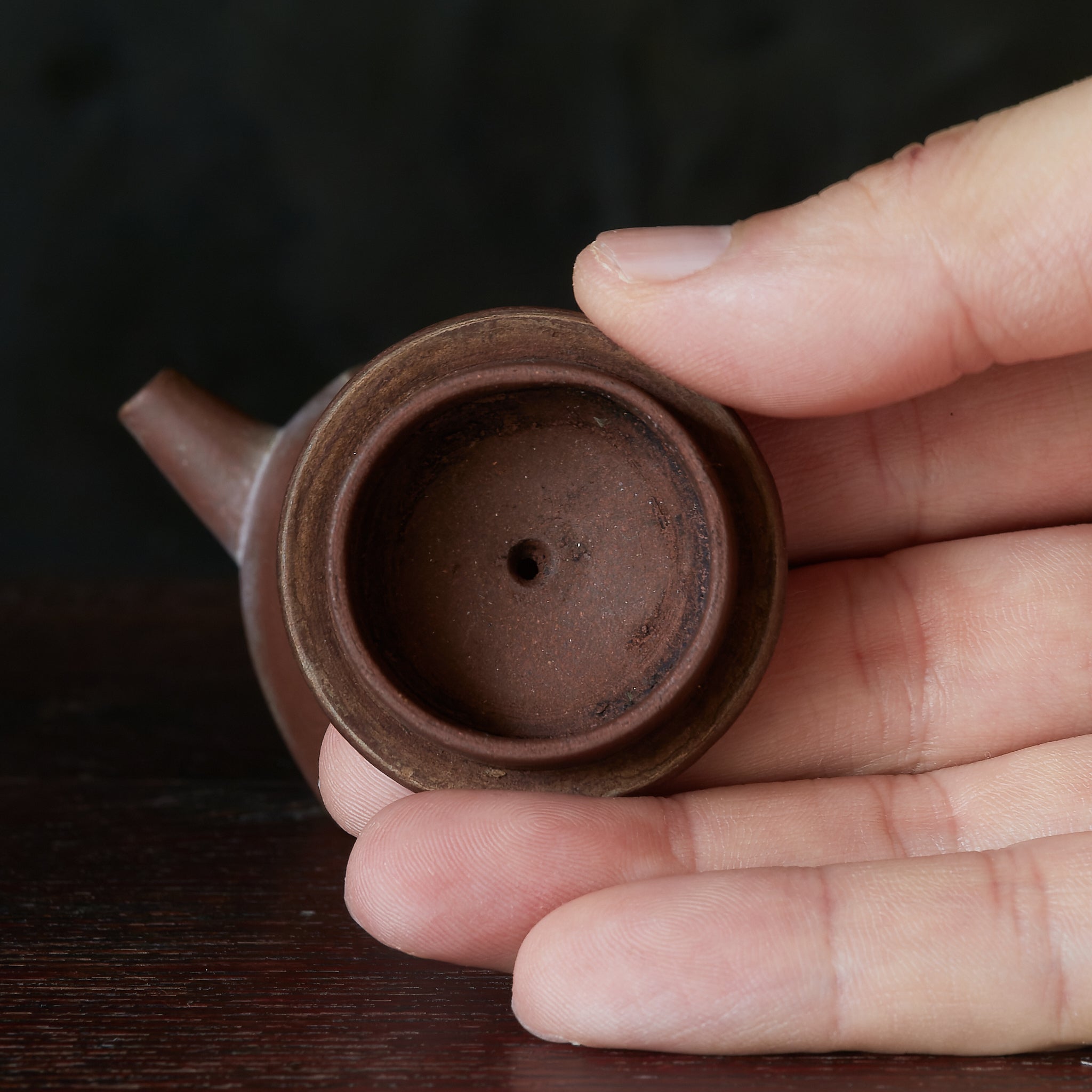 清代 朱泥急須 具輪珠(ぐりんだま)(1616–1911CE)