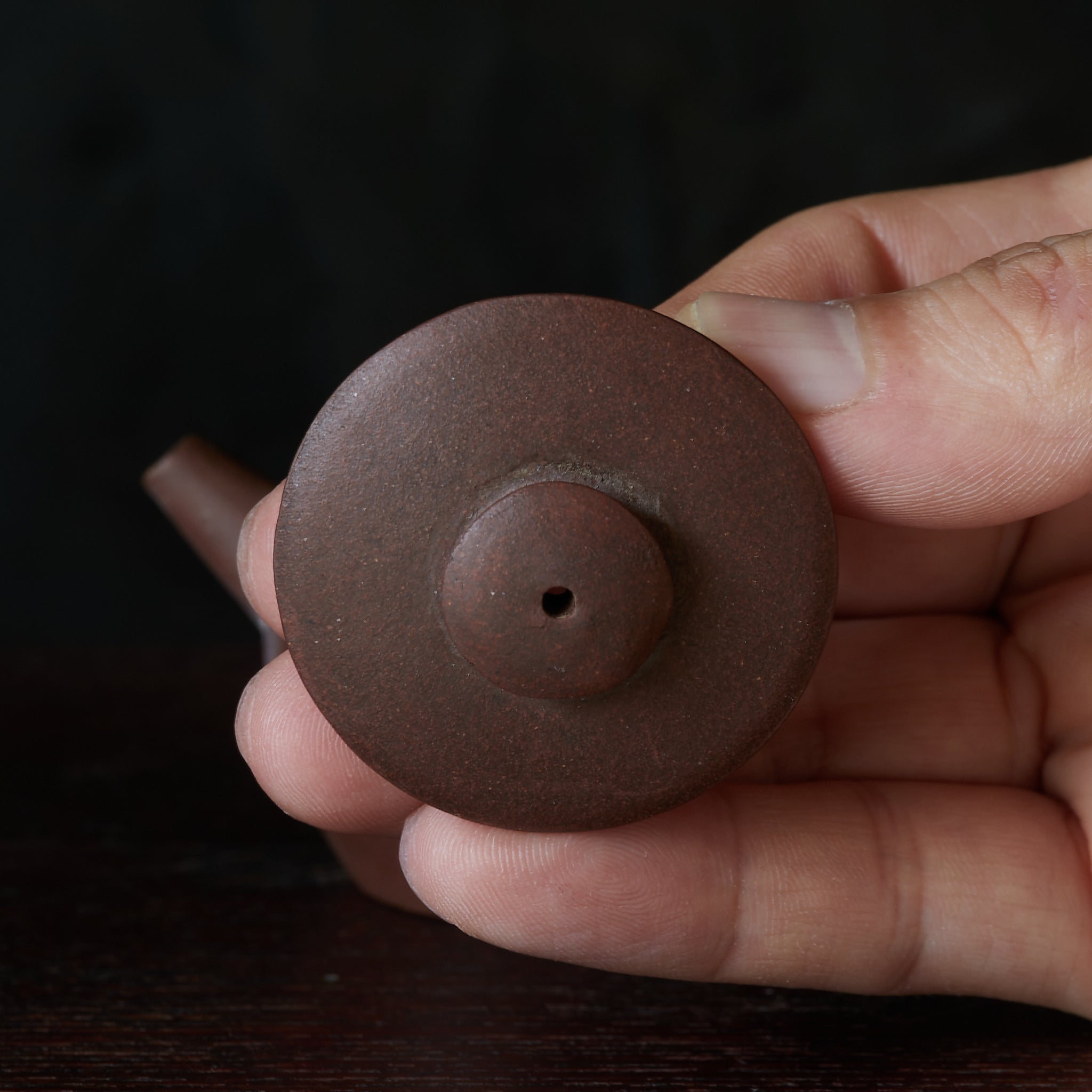 清代 朱泥急須 具輪珠(ぐりんだま)(1616–1911CE)