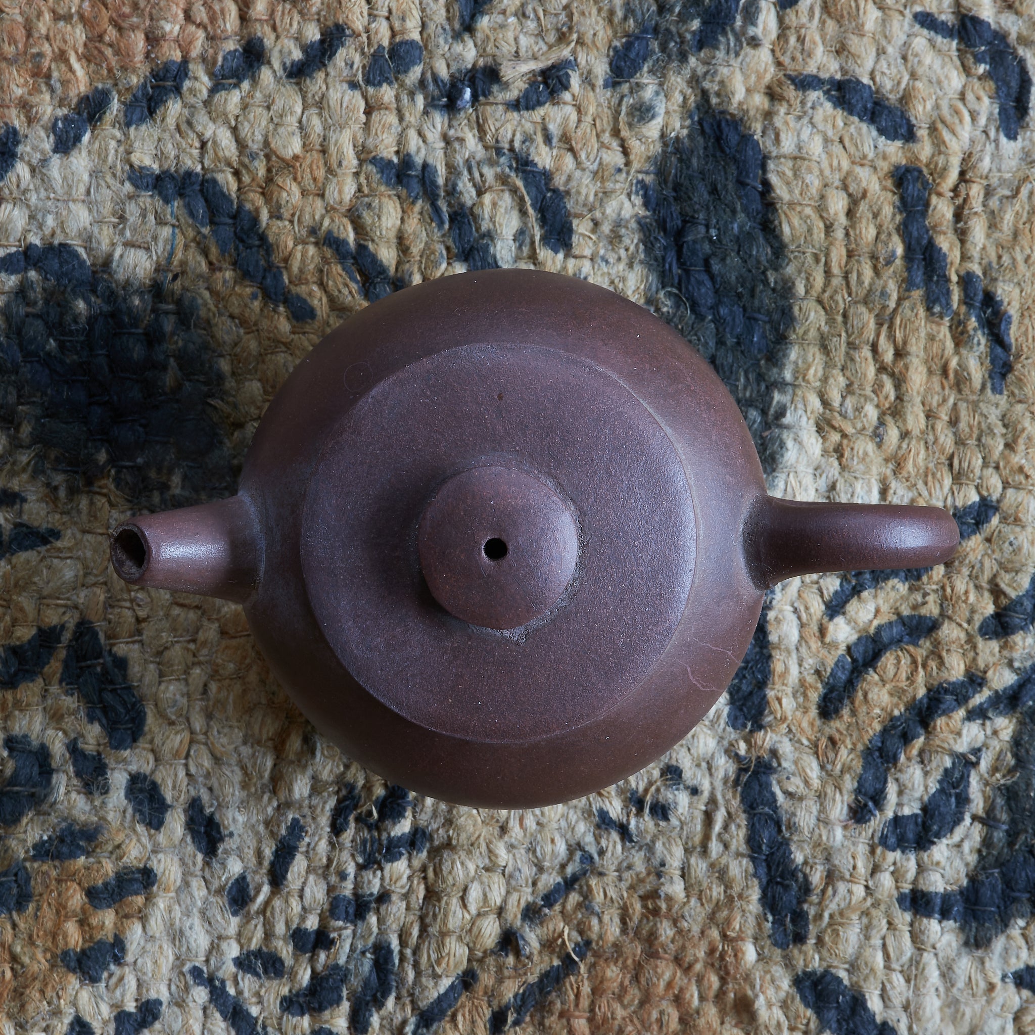 清代 朱泥急須 具輪珠(ぐりんだま)(1616–1911CE)