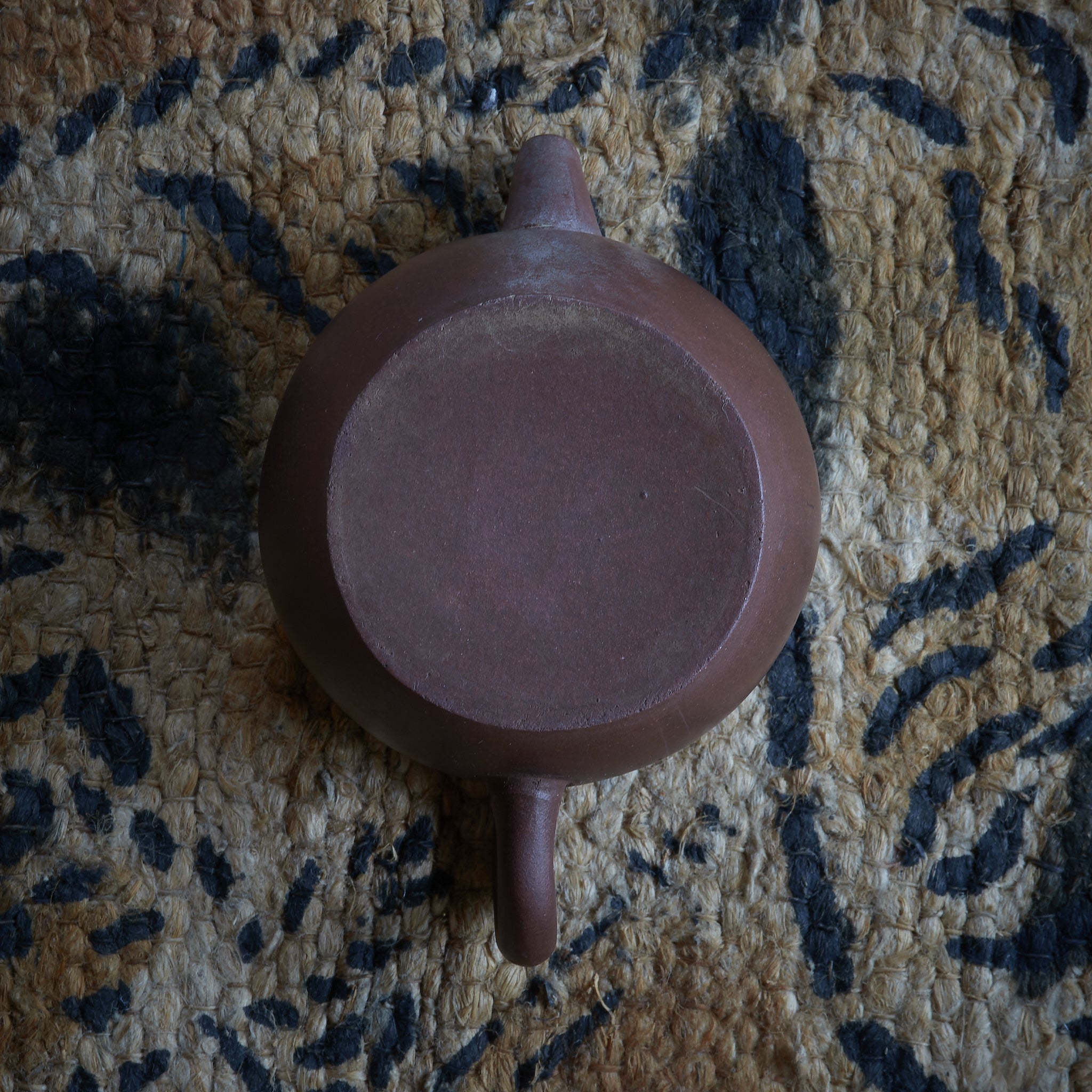 清代 朱泥急須 具輪珠(ぐりんだま)(1616–1911CE)