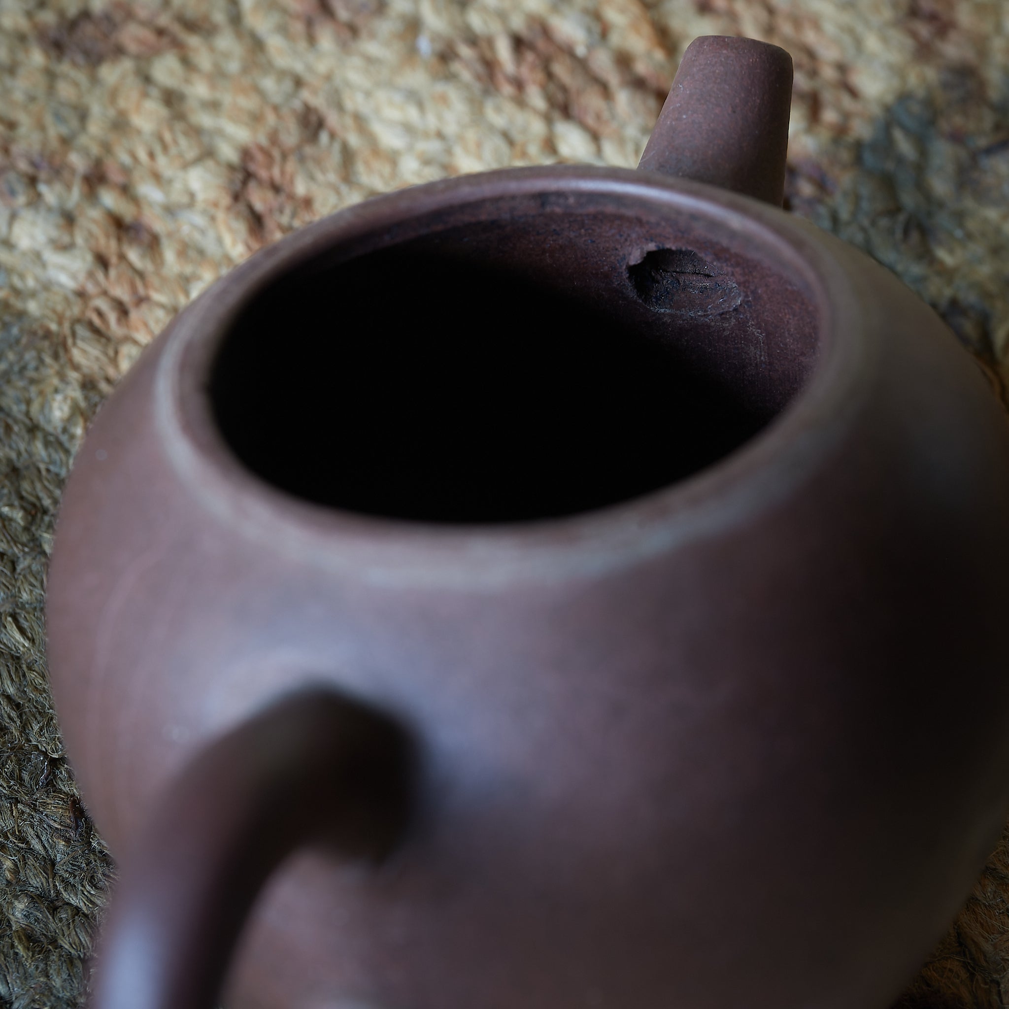 清代 朱泥急須 具輪珠(ぐりんだま)(1616–1911CE)