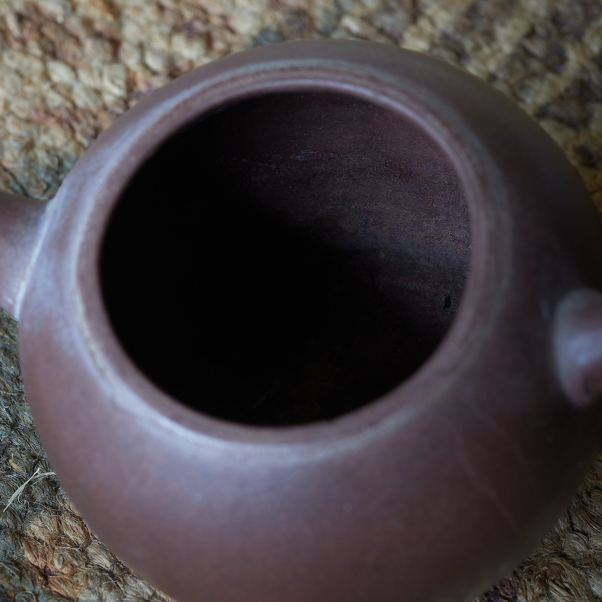 清代 朱泥急須 具輪珠(ぐりんだま)(1616–1911CE)