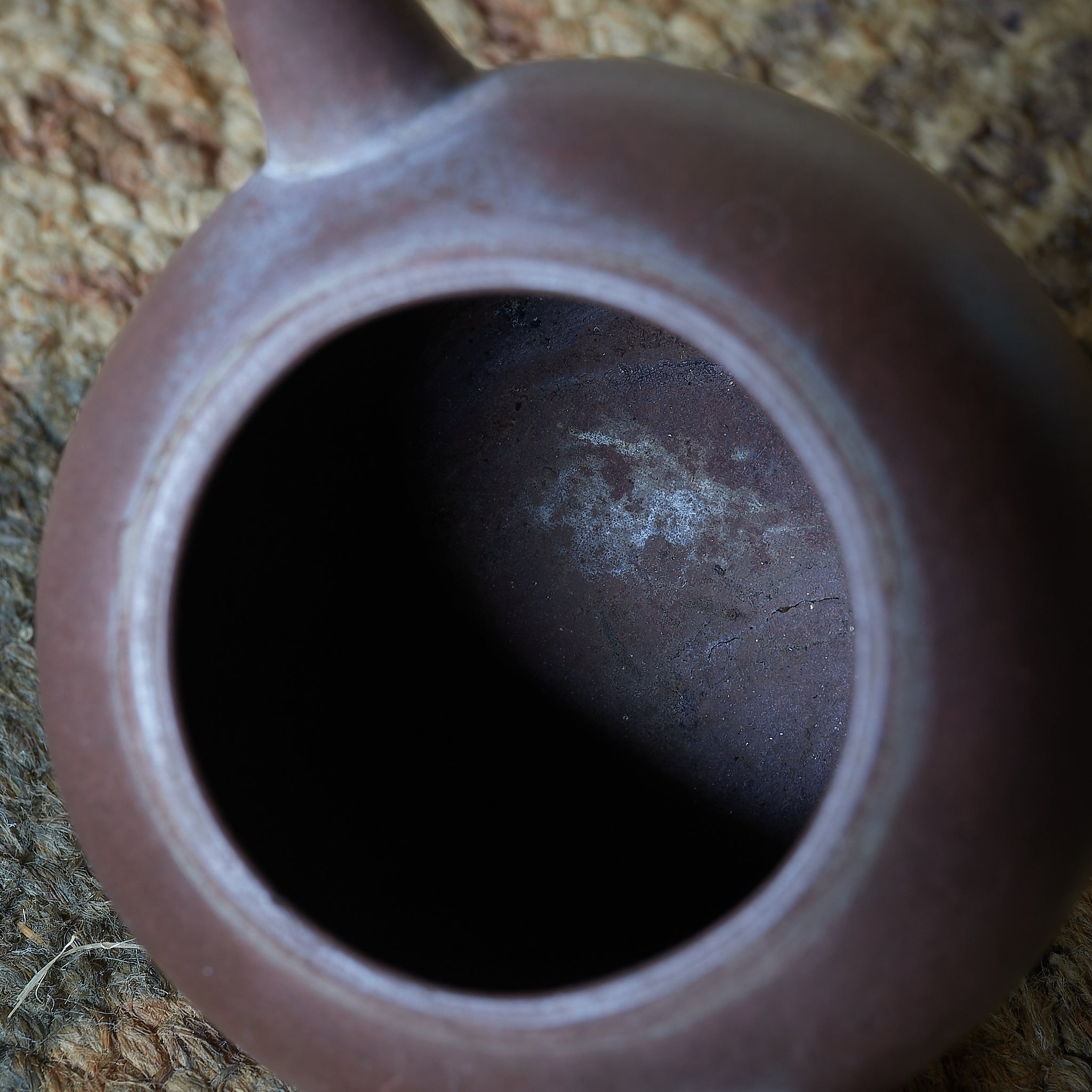 清代 朱泥急須 具輪珠(ぐりんだま)(1616–1911CE)