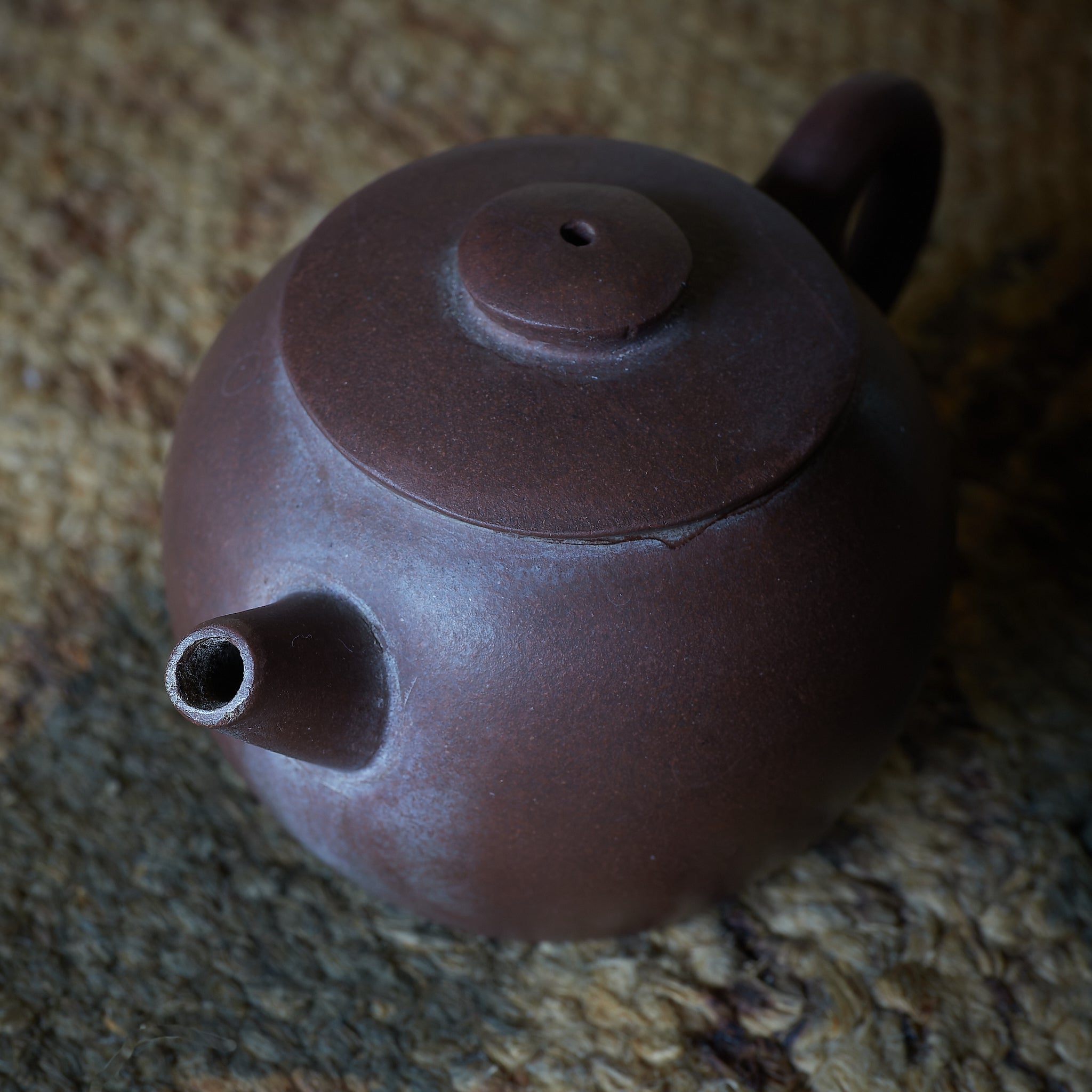 清代 朱泥急須 具輪珠(ぐりんだま)(1616–1911CE)