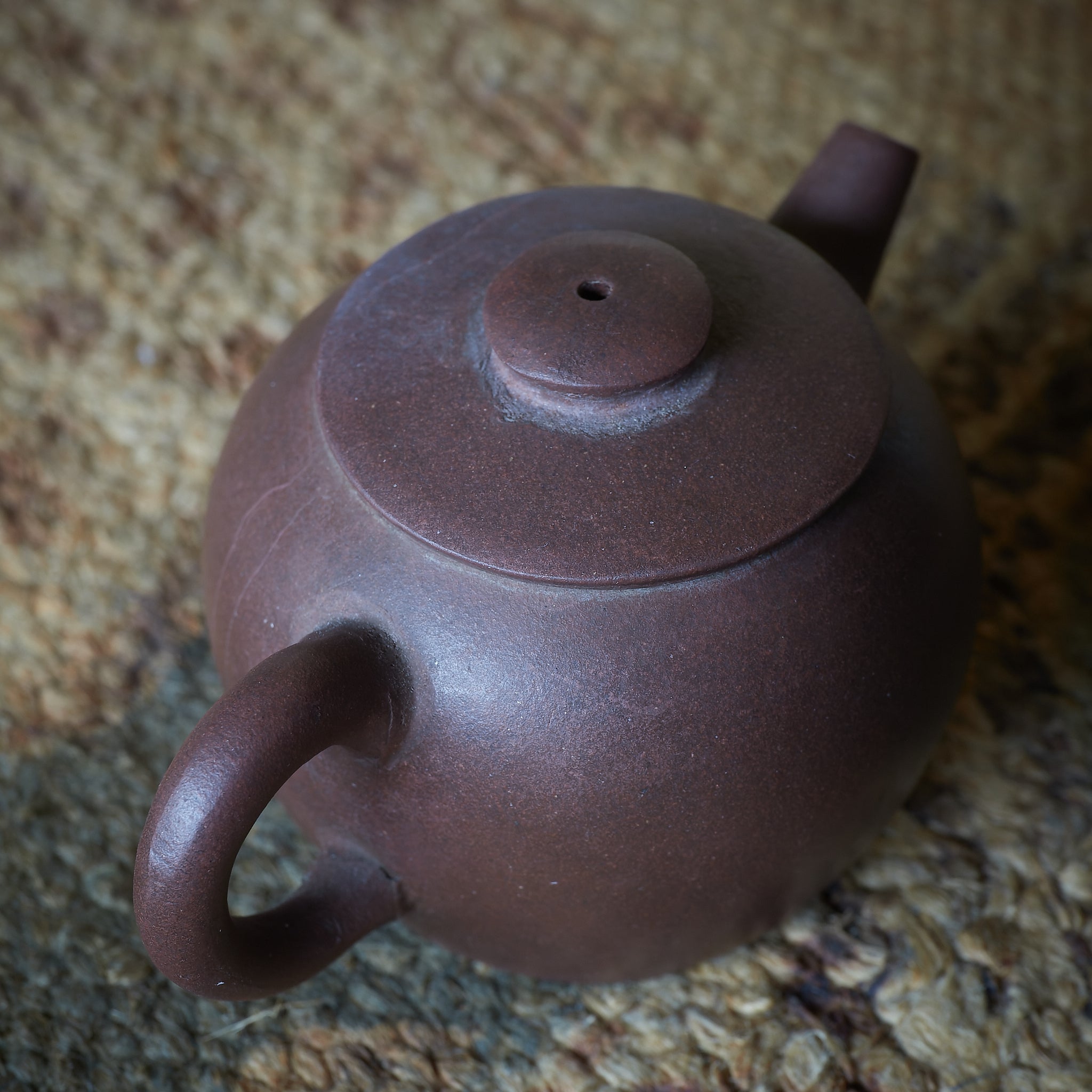 清代 朱泥急須 具輪珠(ぐりんだま)(1616–1911CE)
