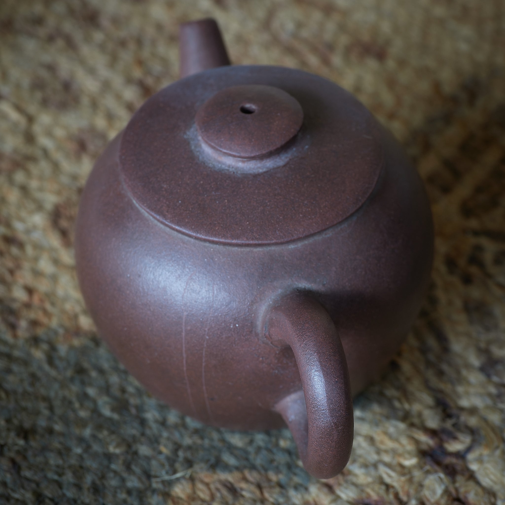 清代 朱泥急須 具輪珠(ぐりんだま)(1616–1911CE)