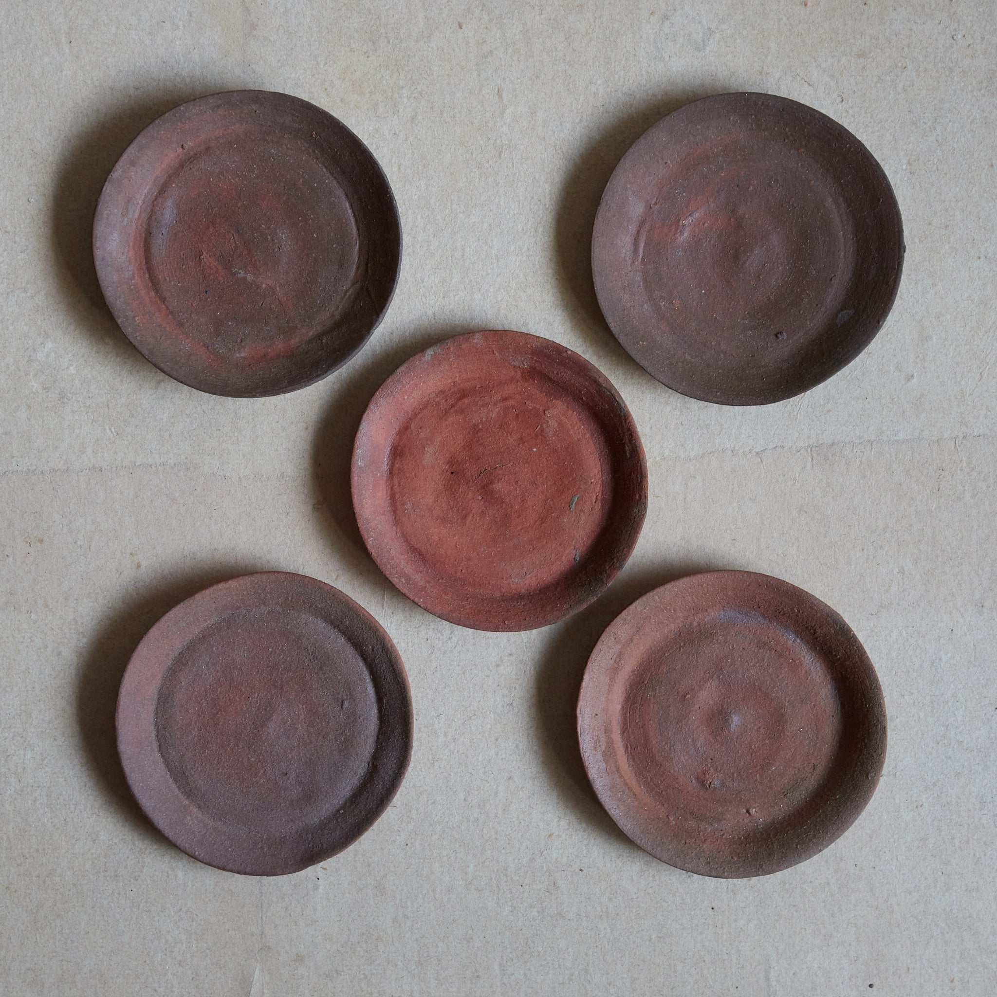 ASSIETTE À DESSERT, Bizen, ensemble de 5, Période Meiji–Taisho(1868–1926 apr. J.-C.)