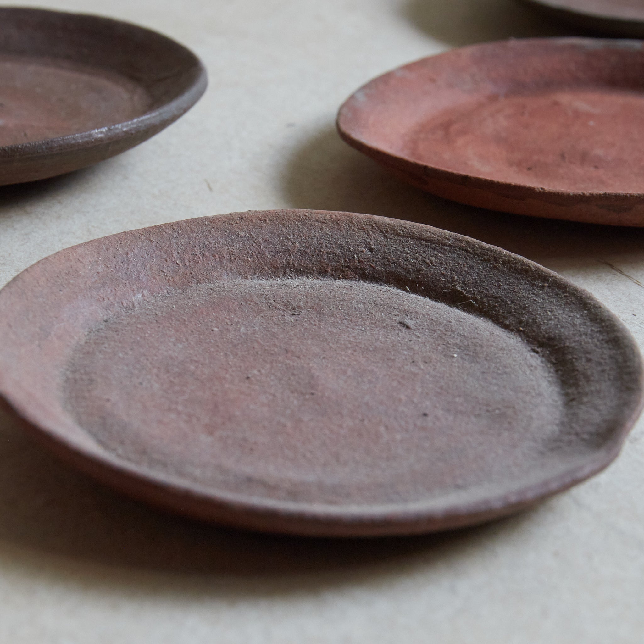 ASSIETTE À DESSERT, Bizen, ensemble de 5, Période Meiji–Taisho(1868–1926 apr. J.-C.)