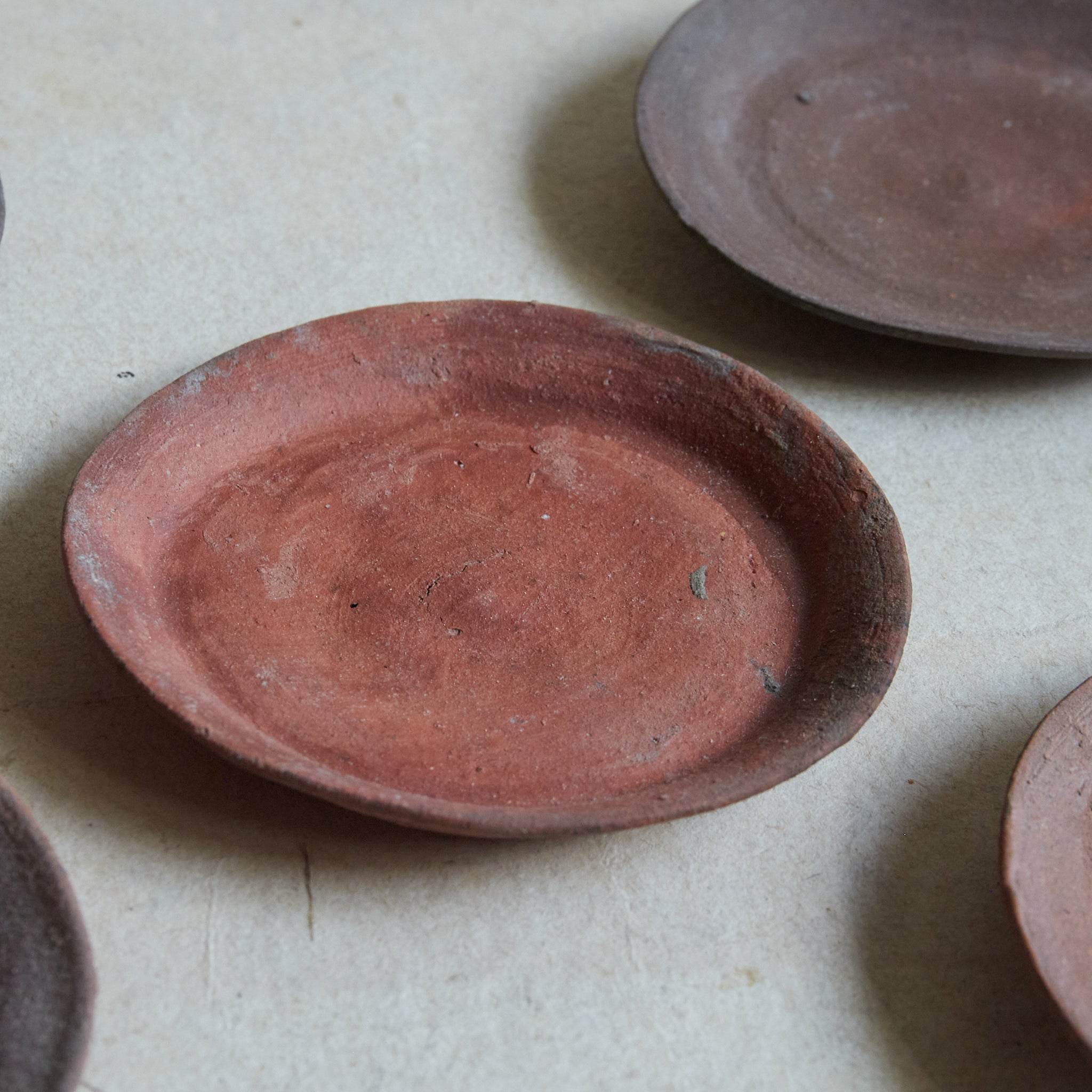 ASSIETTE À DESSERT, Bizen, ensemble de 5, Période Meiji–Taisho(1868–1926 apr. J.-C.)