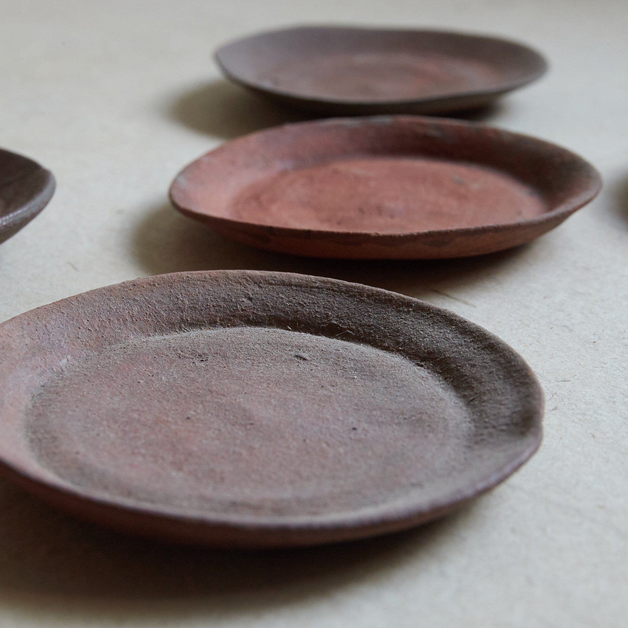 ASSIETTE À DESSERT, Bizen, ensemble de 5, Période Meiji–Taisho(1868–1926 apr. J.-C.)