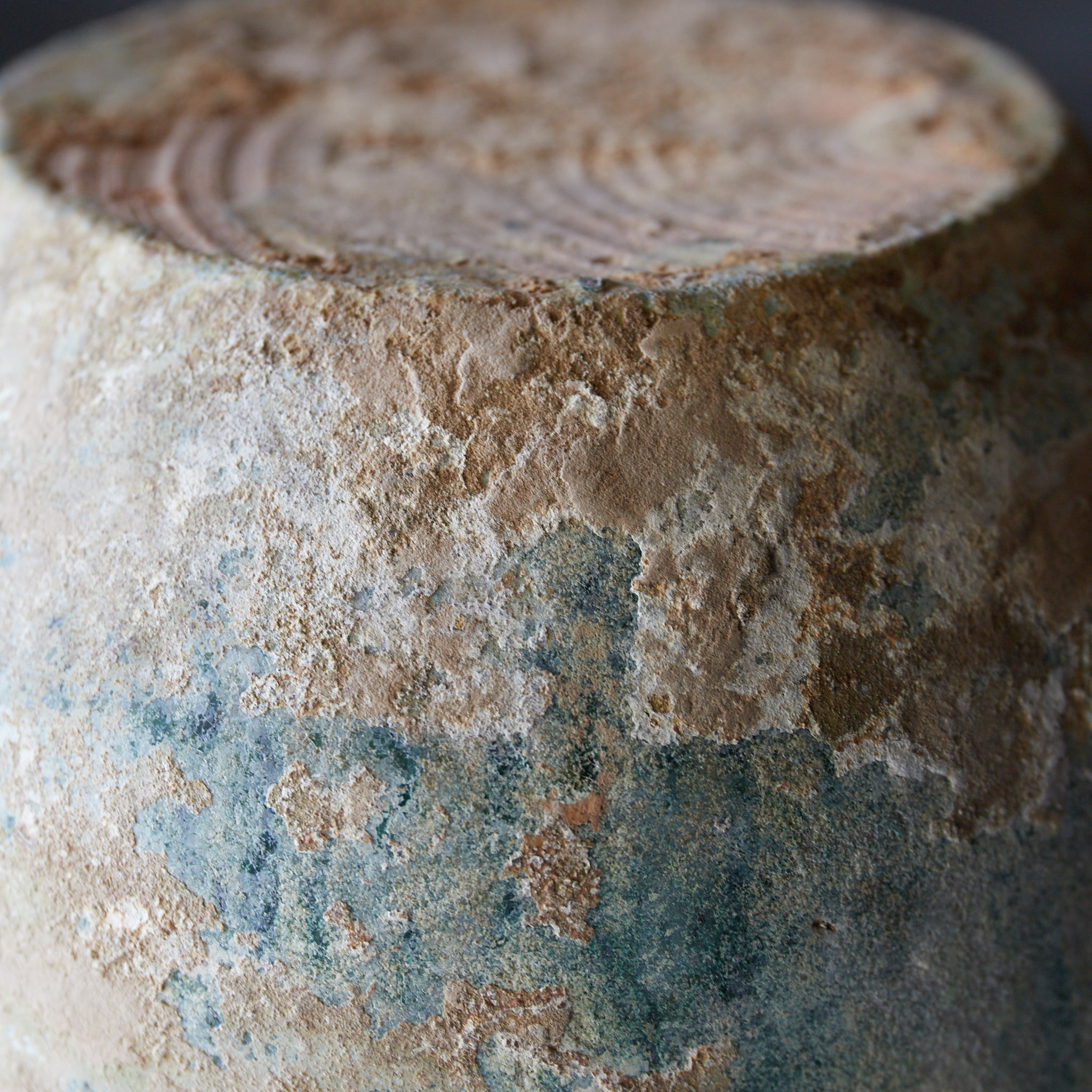 JARRA PEQUEÑA, Vidriado verde iridiscente, Dinastía Han(206 a. C.–220 d. C.)