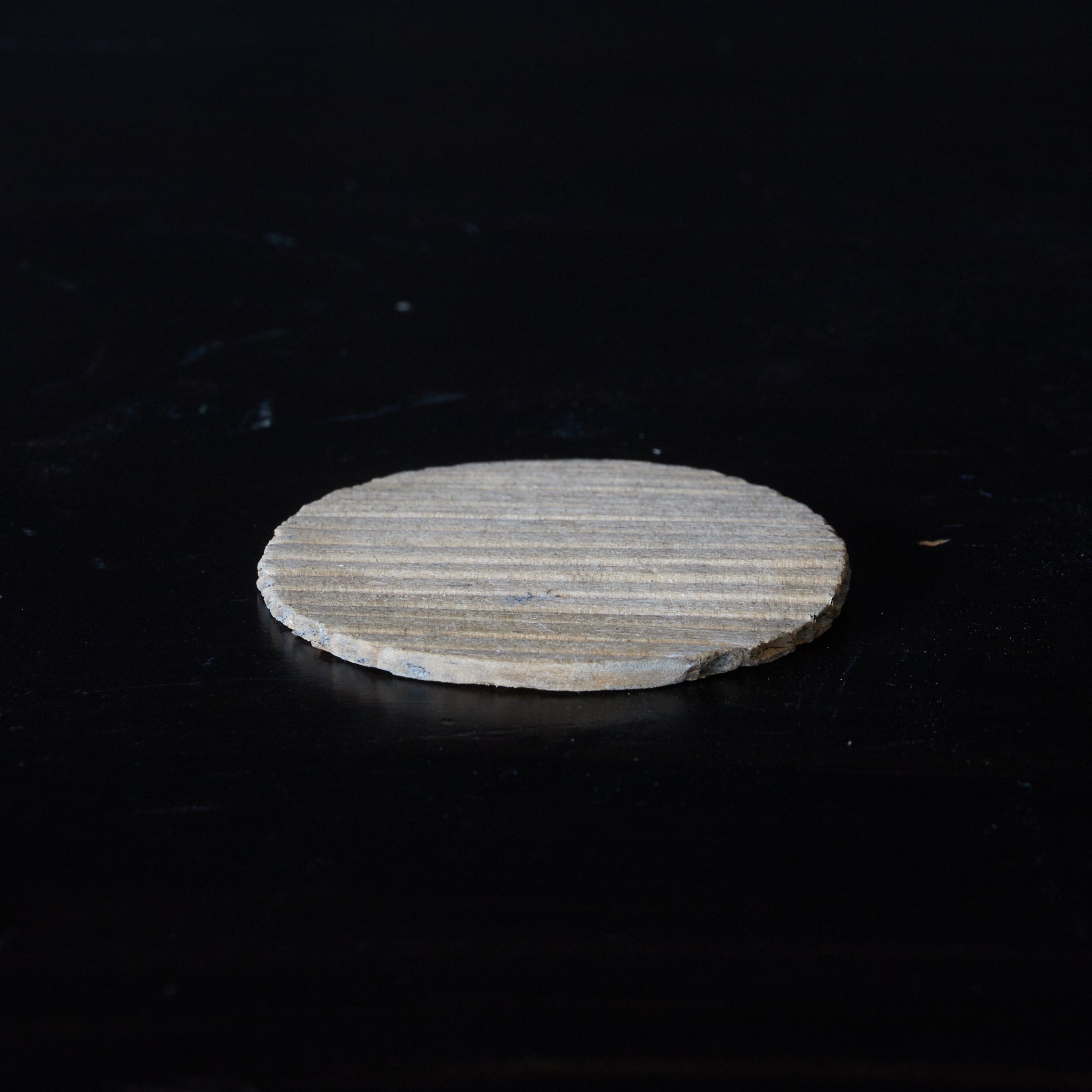 KLEINES ALBARELLOFÖRMIGES HÖLZERNES GEFÄSS, Delfter Ware, weiß glasiert mit deckel, Niederländische Antiquität
