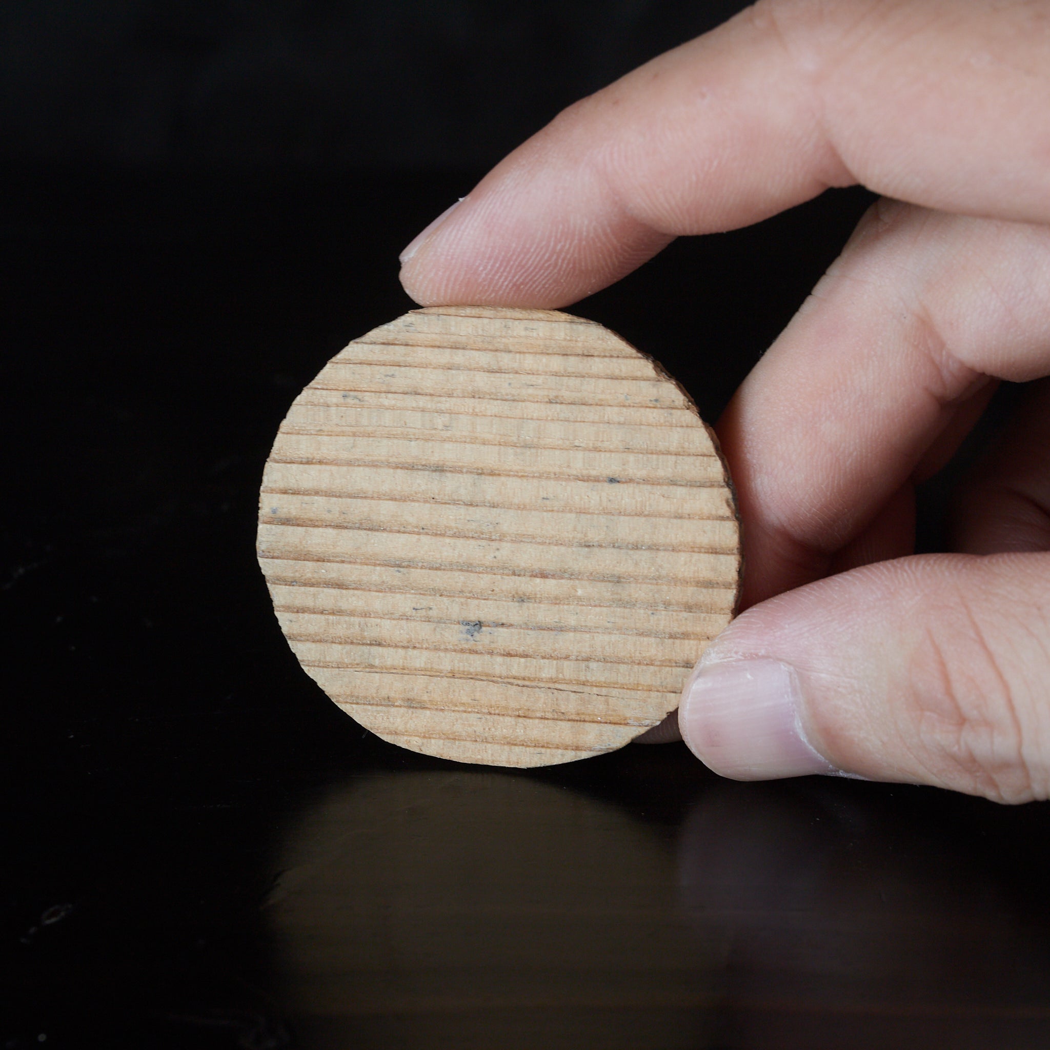 KLEINES ALBARELLOFÖRMIGES HÖLZERNES GEFÄSS, Delfter Ware, weiß glasiert mit deckel, Niederländische Antiquität