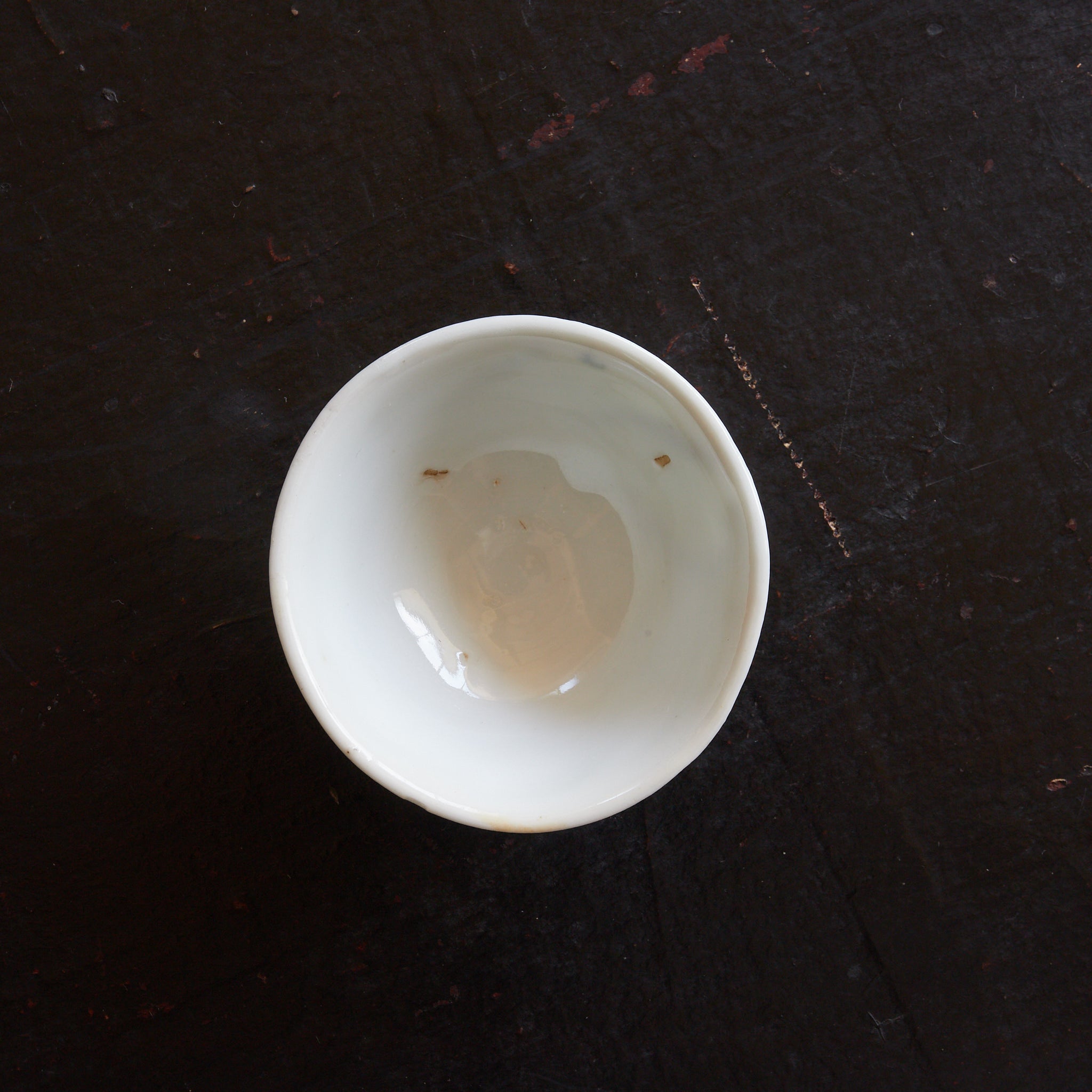 TAZA PARA SENCHA, Ko-Imari, porcelana azul y blanca con patrón de pez de arroz japonés, juego de 5, Período Edo(1603–1867 d. C.)