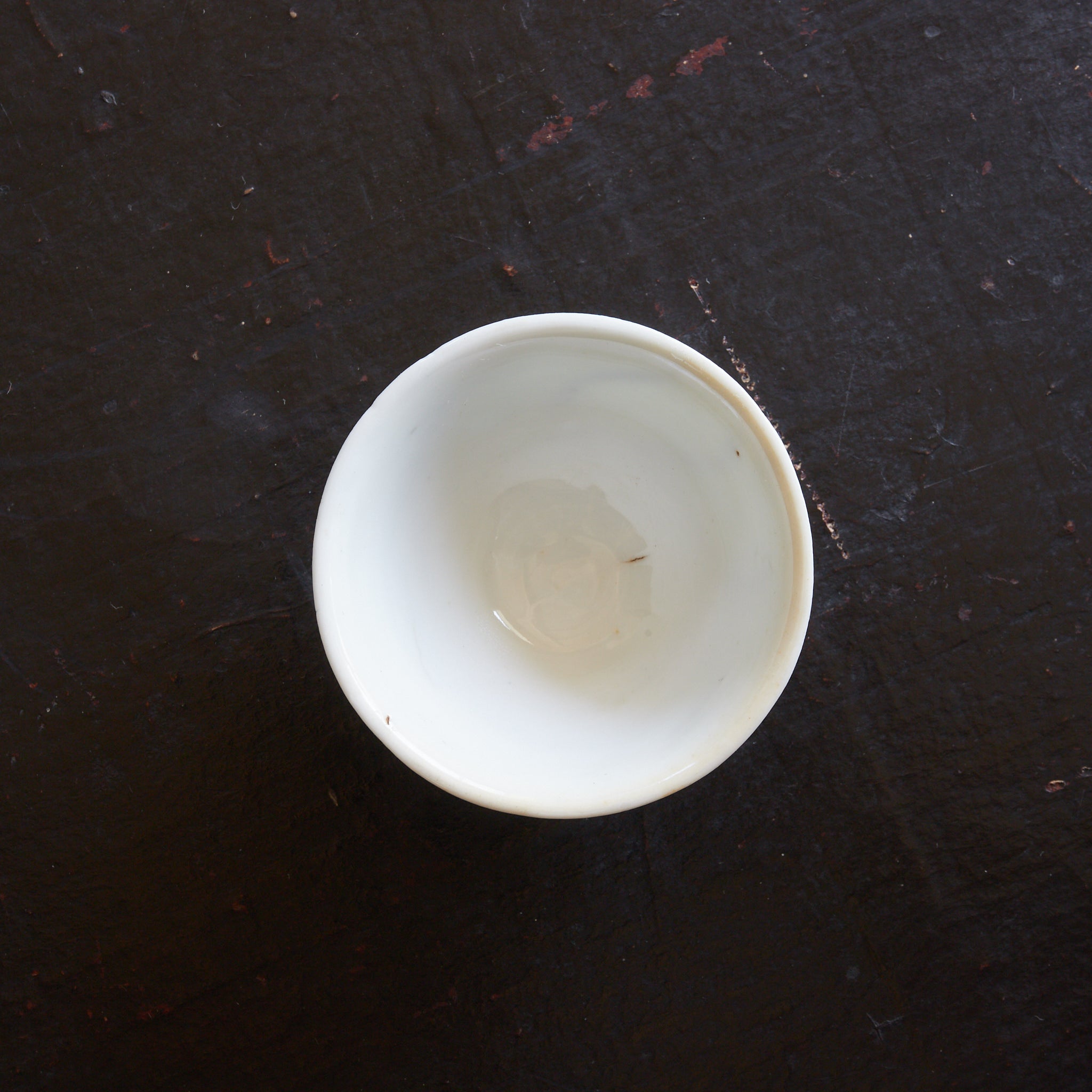 TAZA PARA SENCHA, Ko-Imari, porcelana azul y blanca con patrón de pez de arroz japonés, juego de 5, Período Edo(1603–1867 d. C.)