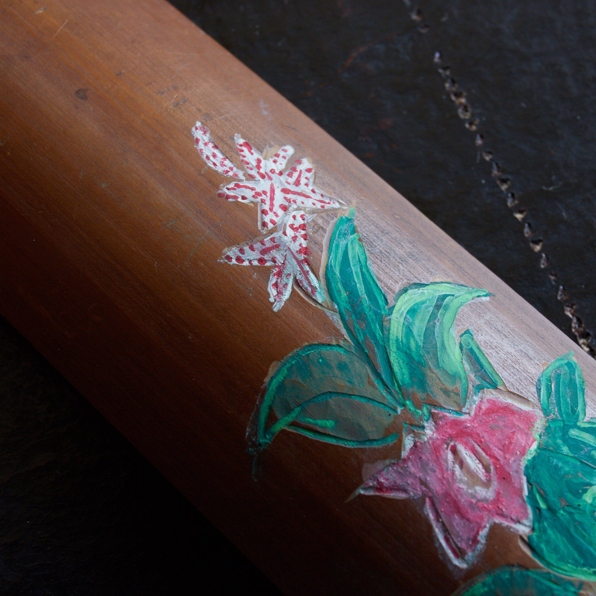 BAMBOO TEA SCOOP, Carved with safflower and lily design, maki-e, Meiji Period(1868–1912CE)