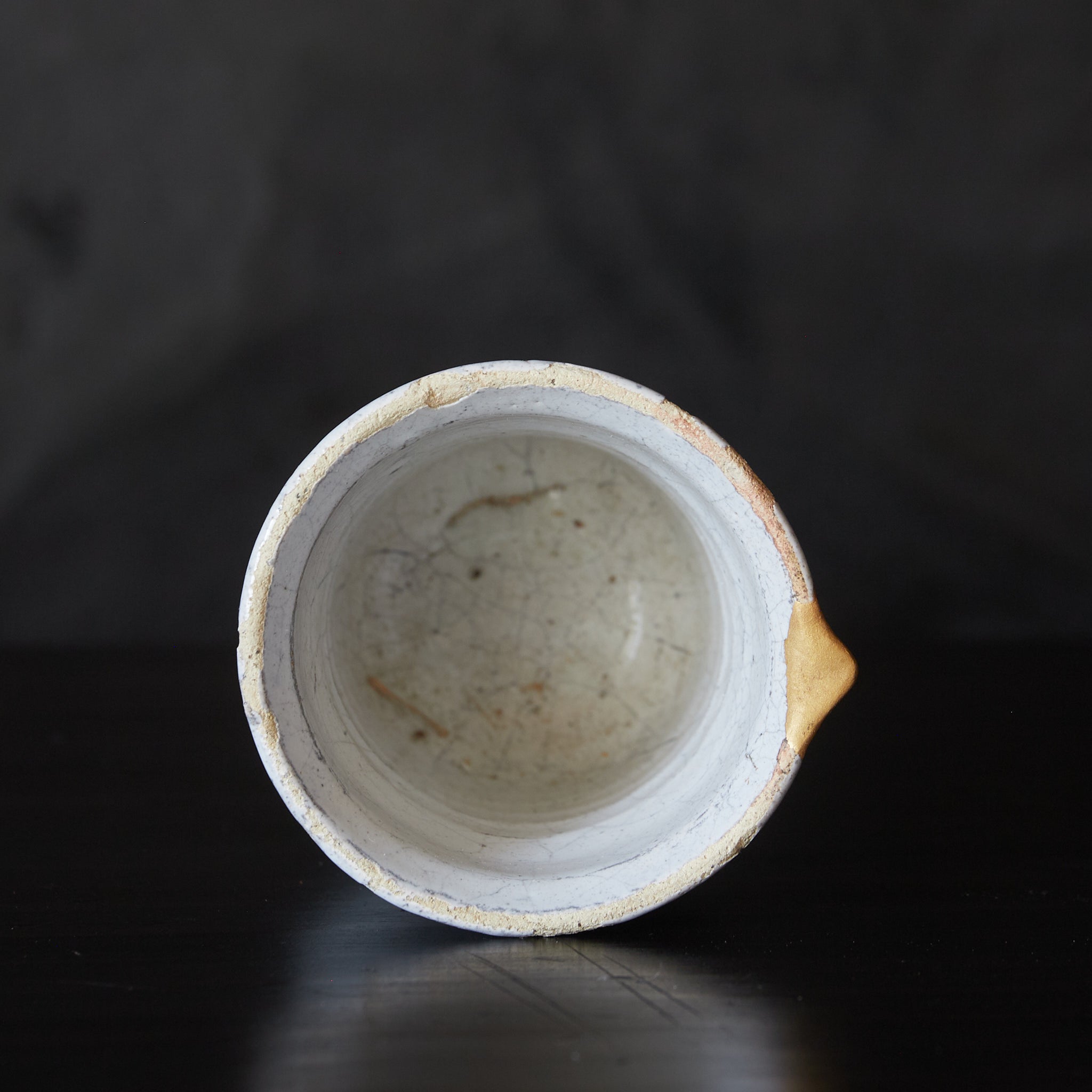 SMALL ALBARELLO-STYLE JAR, Delftware, white-glazed and kintsugi repair, Mitate(katakuchi), Dutch Antique, Early Modern Period(16th–19th centuries)