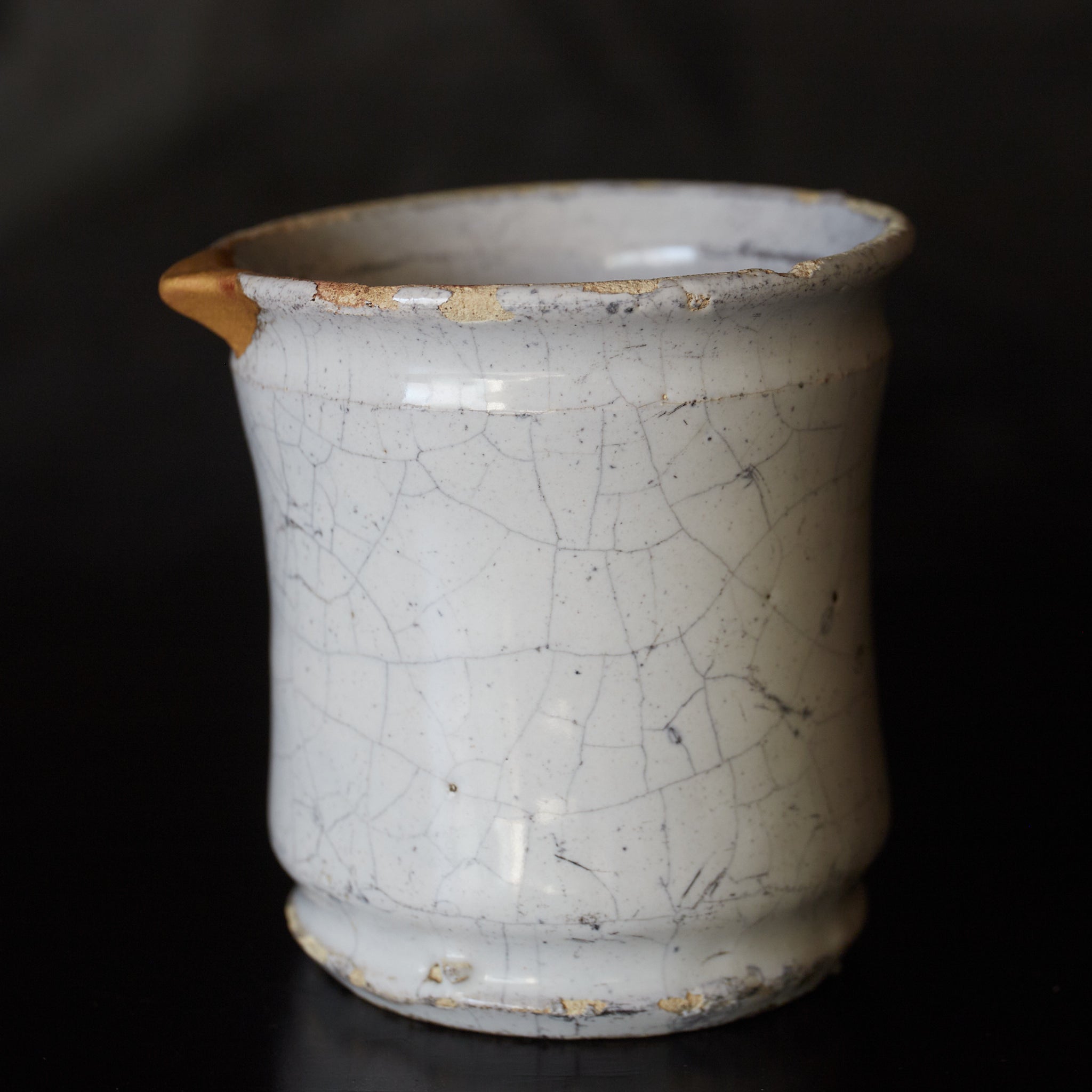 SMALL ALBARELLO-STYLE JAR, Delftware, white-glazed and kintsugi repair, Mitate(katakuchi), Dutch Antique, Early Modern Period(16th–19th centuries)