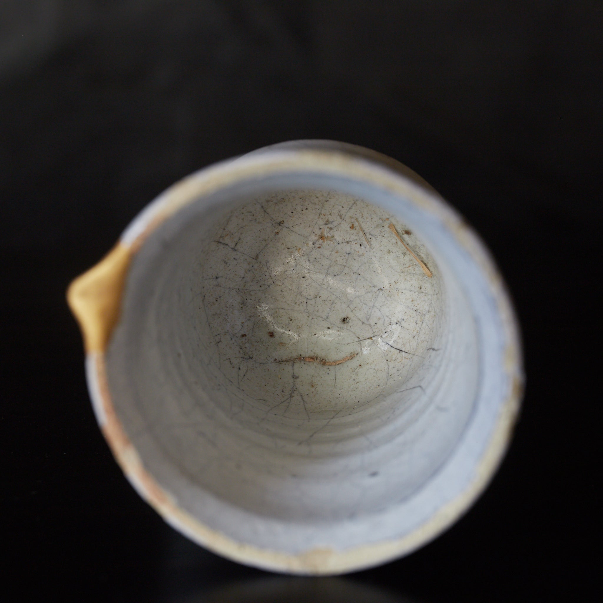 SMALL ALBARELLO-STYLE JAR, Delftware, white-glazed and kintsugi repair, Mitate(katakuchi), Dutch Antique, Early Modern Period(16th–19th centuries)