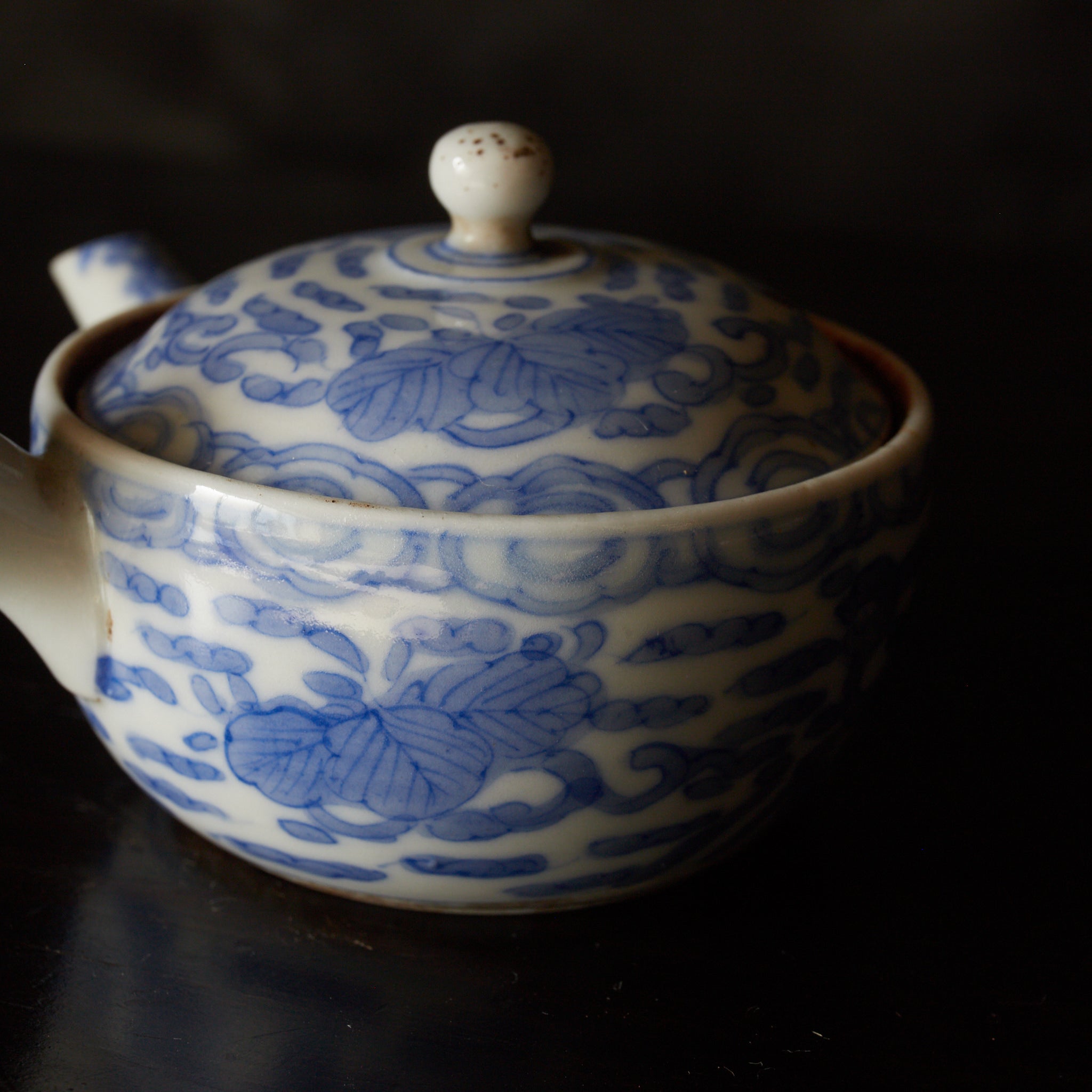江戸時代 古伊万里 白磁染付桐文横手急須(1603–1867CE)