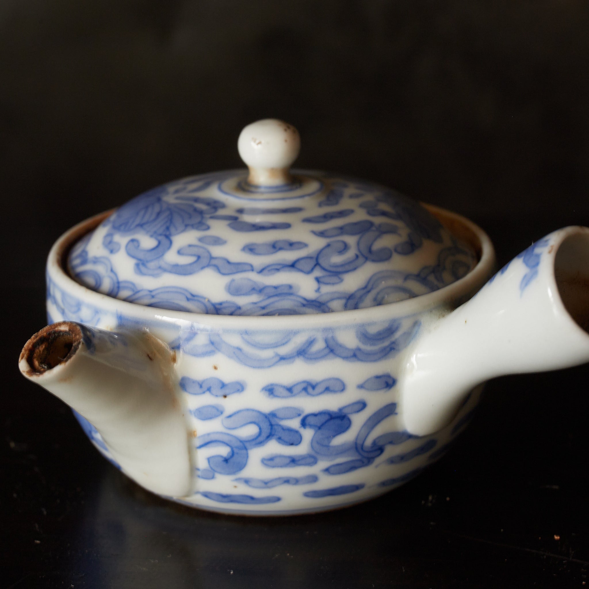 江戸時代 古伊万里 白磁染付桐文横手急須(1603–1867CE)