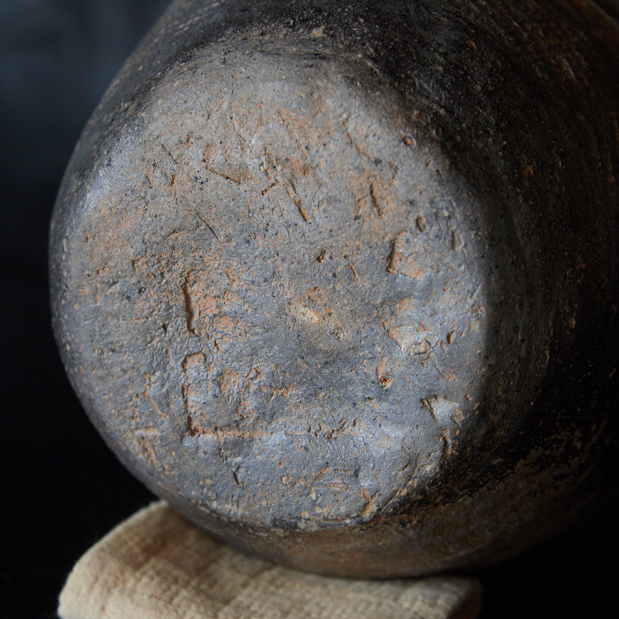 春秋戦国–漢代 布目文硬陶腰壺 みたて水指 木箱付(770BCE–220CE)