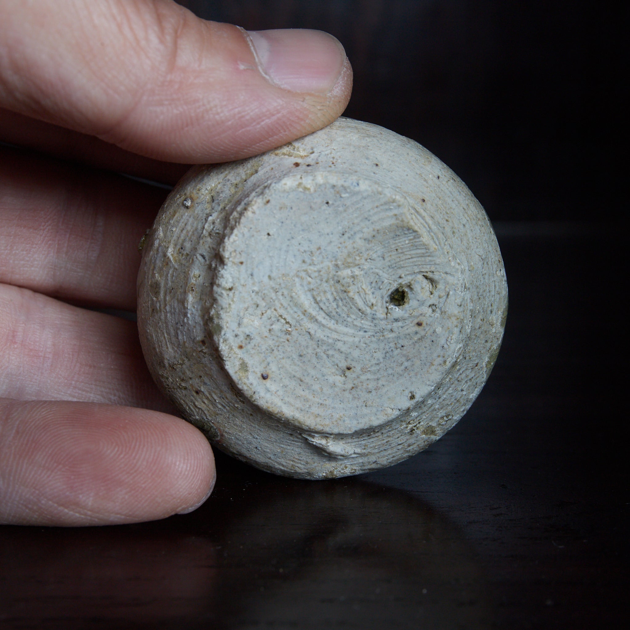BASE DE CAJITA CON TAPA, Ko-Seto, Período Kamakura(1185–1333 d. C.)