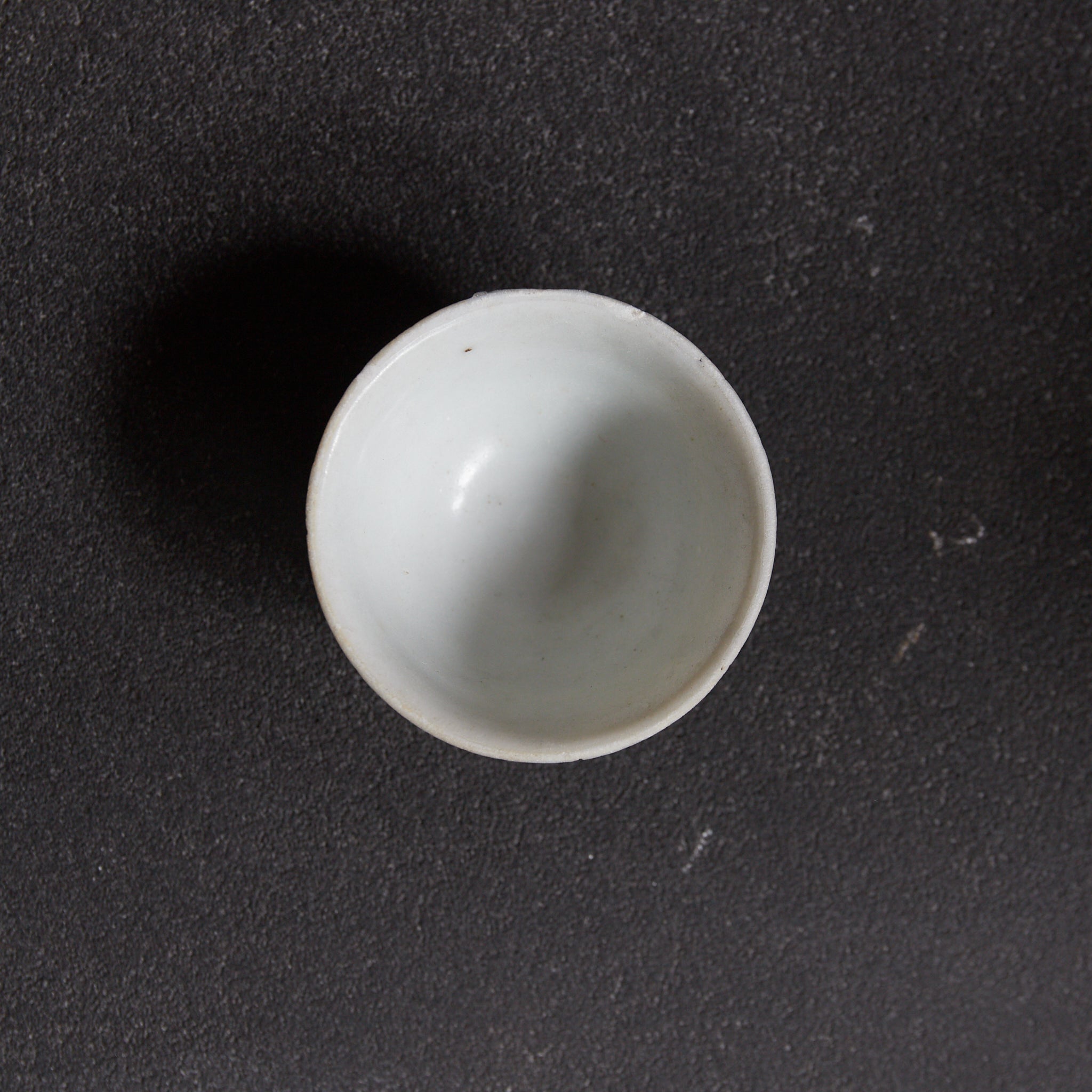 TAZA PARA SENCHA, Porcelana azul y blanca con diseño de hierba de orquídea, juego de 9, Dinastía Ming–Qing(1368–1911 d. C.)