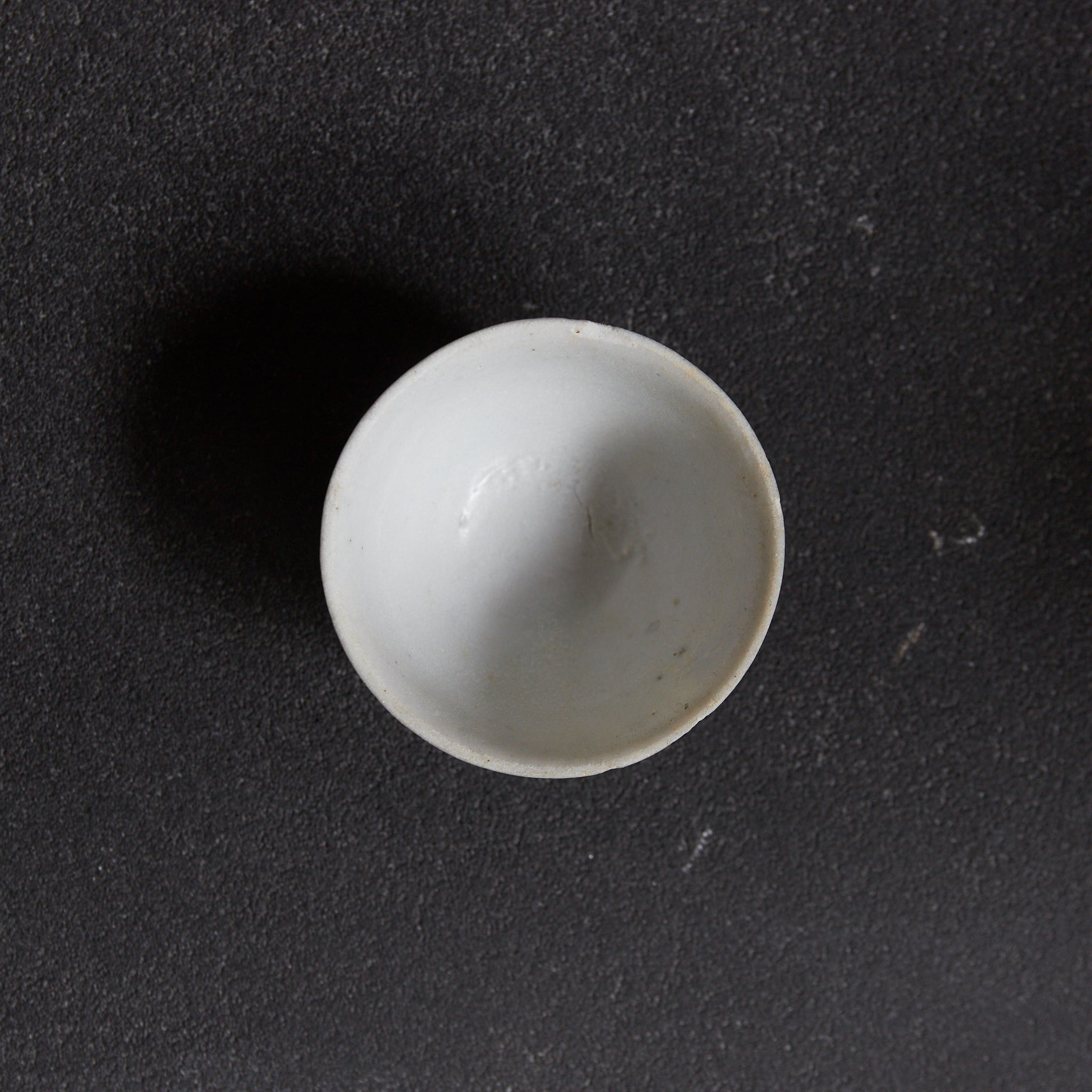 TAZA PARA SENCHA, Porcelana azul y blanca con diseño de hierba de orquídea, juego de 9, Dinastía Ming–Qing(1368–1911 d. C.)