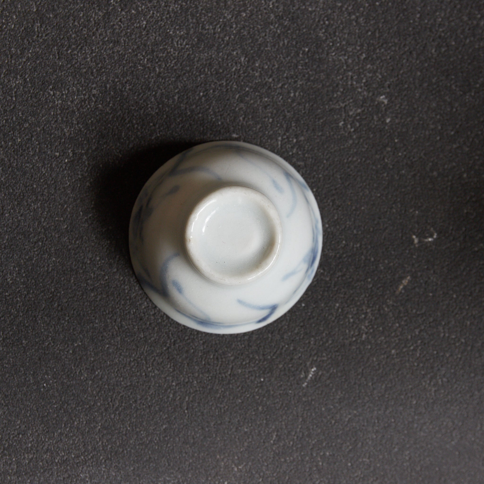 TAZA PARA SENCHA, Porcelana azul y blanca con diseño de hierba de orquídea, juego de 9, Dinastía Ming–Qing(1368–1911 d. C.)