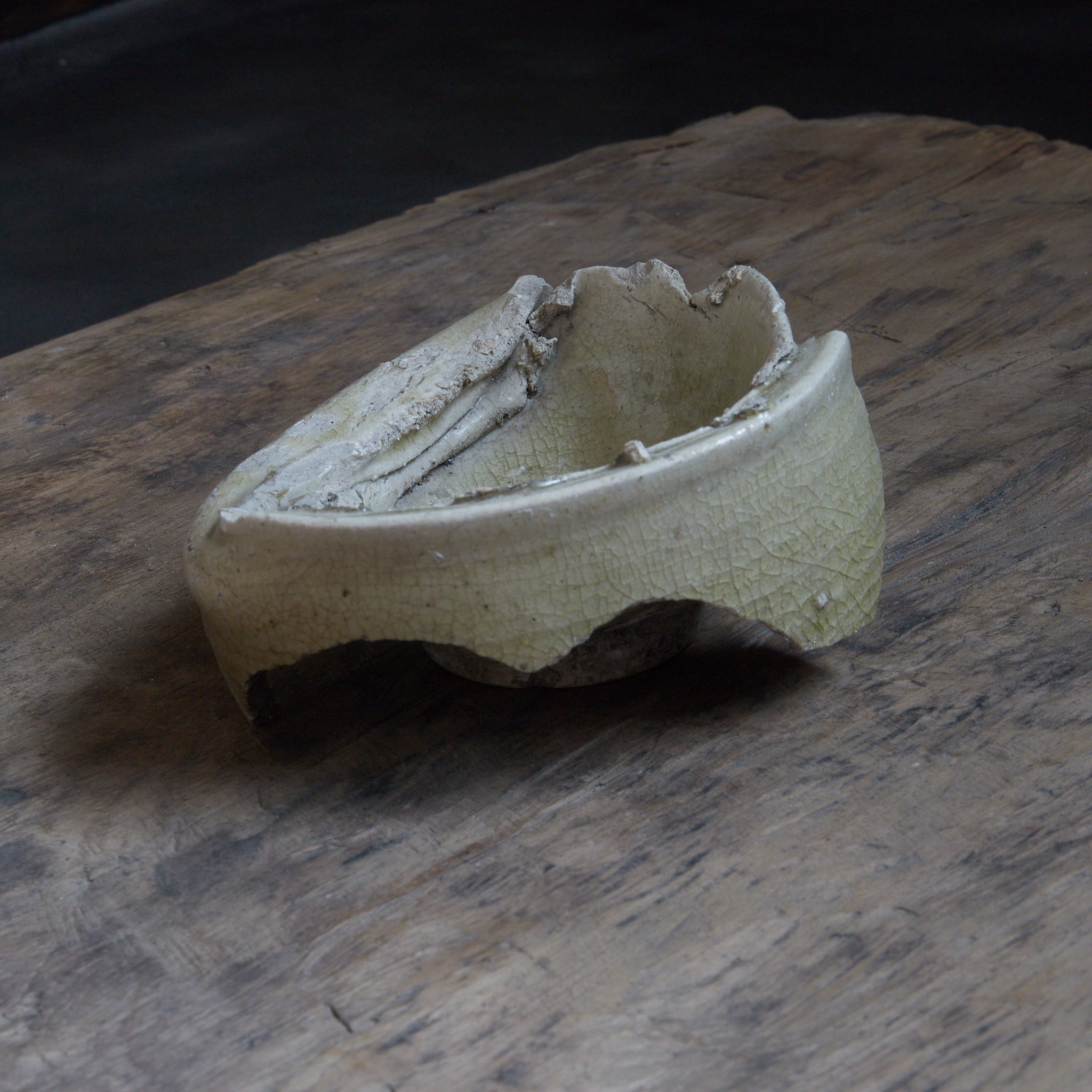 CUENCO DE TÉ DAÑADO EN LA COCCIÓN POR ADHERENCIA, Ko-Seto, Período Muromachi(1336–1573 d. C.)