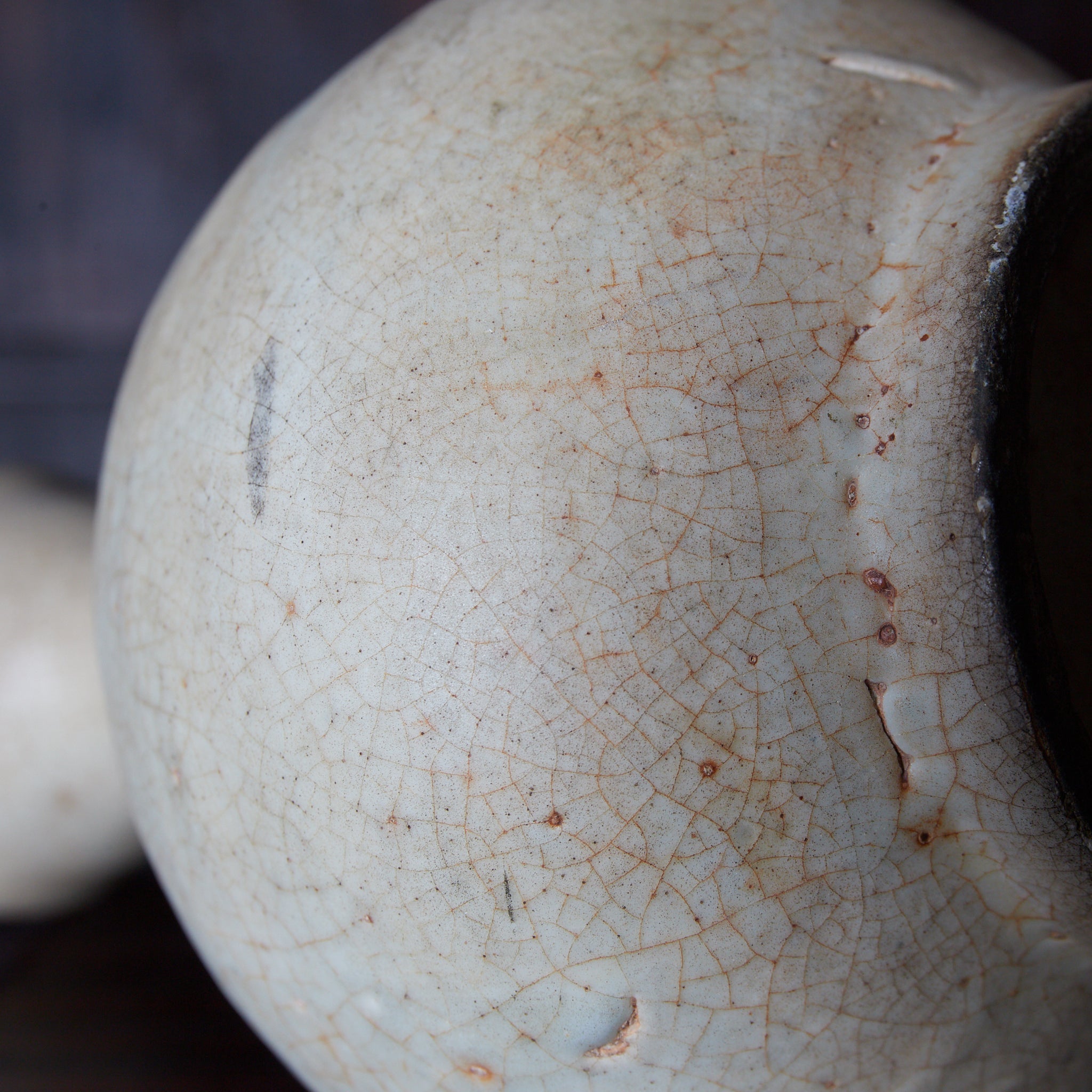 ENGOBIERTE FLASCHE / TOKKURI, Buncheong-Ware, Joseon-Dynastie(1392–1897 n. Chr.)