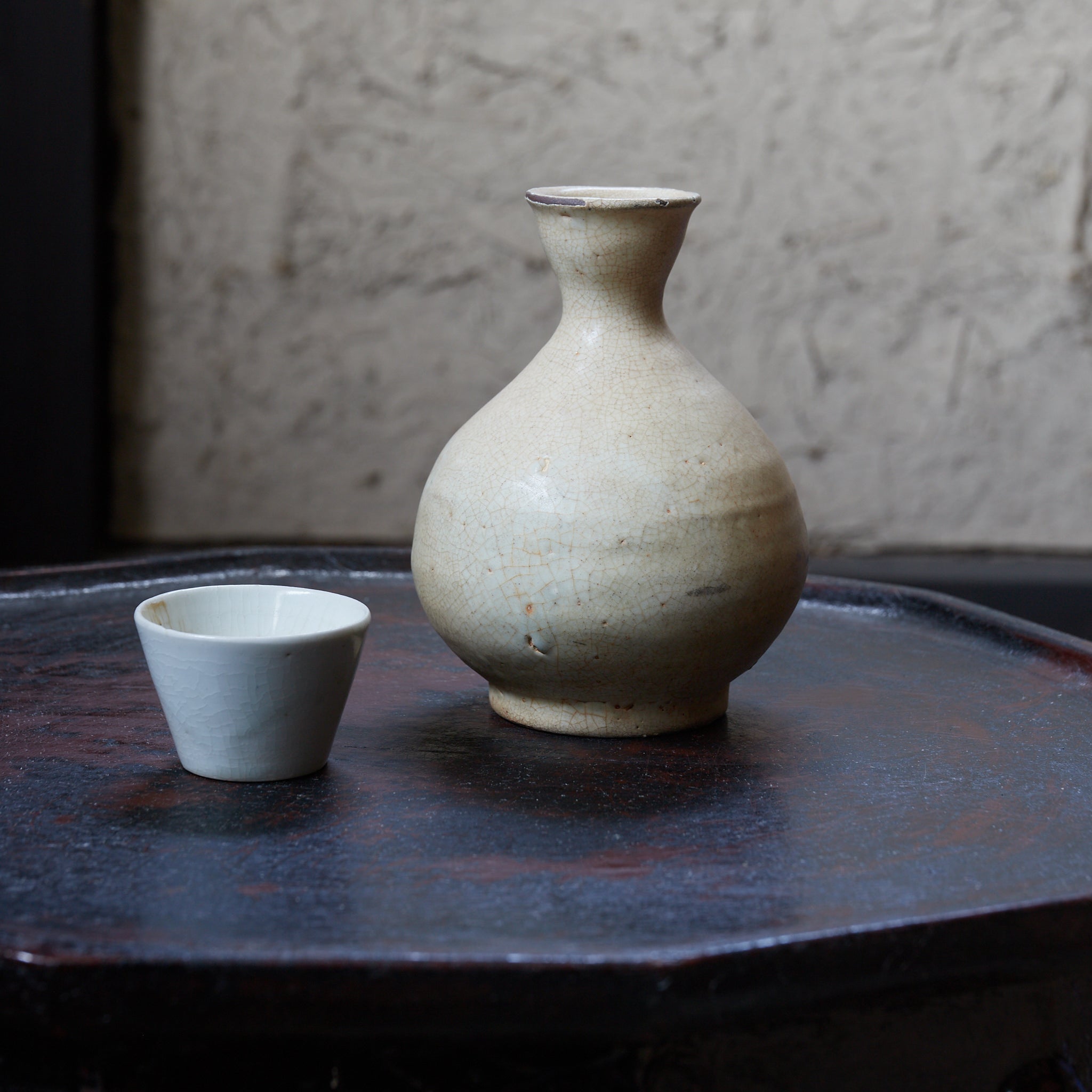 ENGOBIERTE FLASCHE / TOKKURI, Buncheong-Ware, Joseon-Dynastie(1392–1897 n. Chr.)
