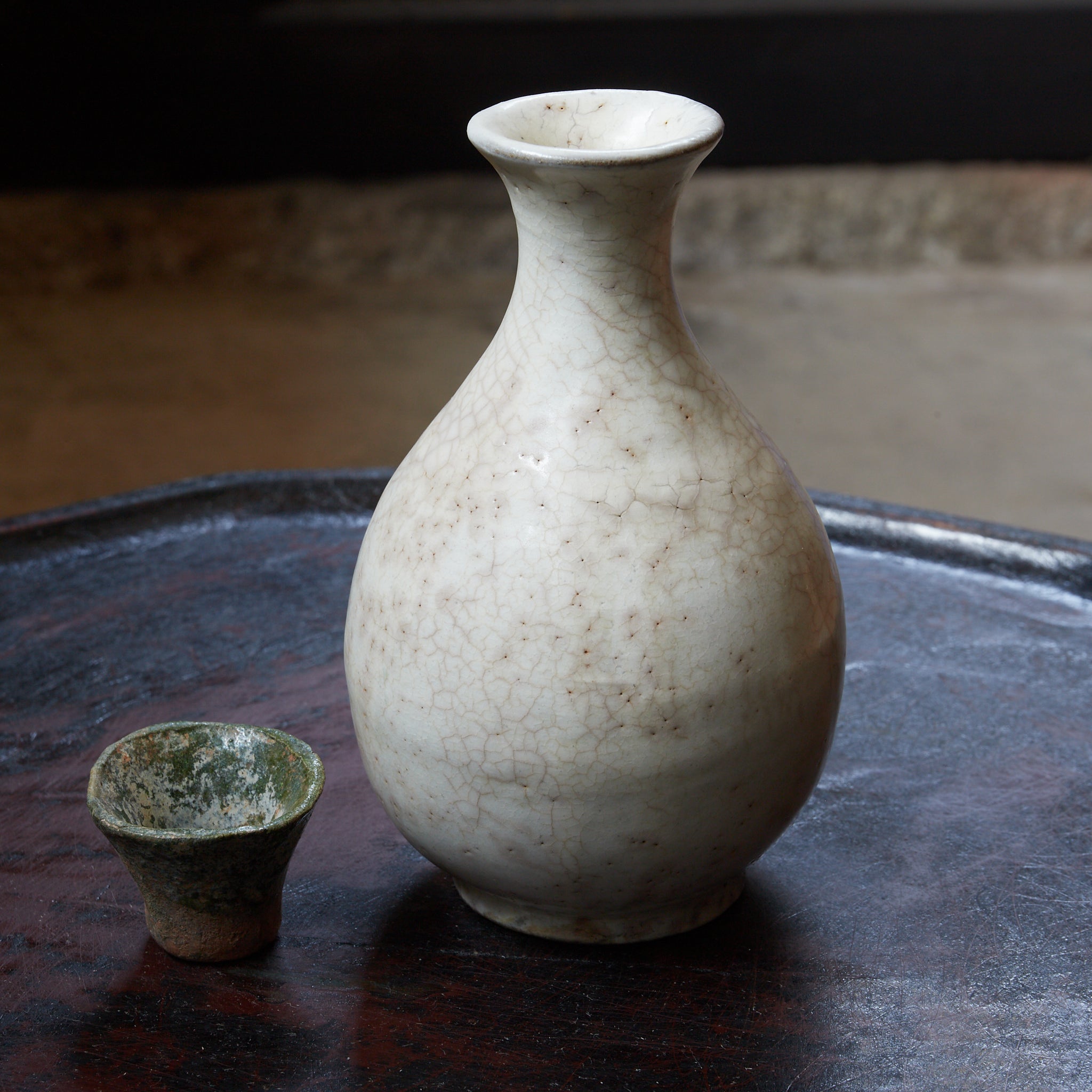 ENGOBÉE BOUTEILLE / TOKKURI, Amamori, céramique buncheong, Dynastie Joseon(1392–1897 apr. J.-C.)