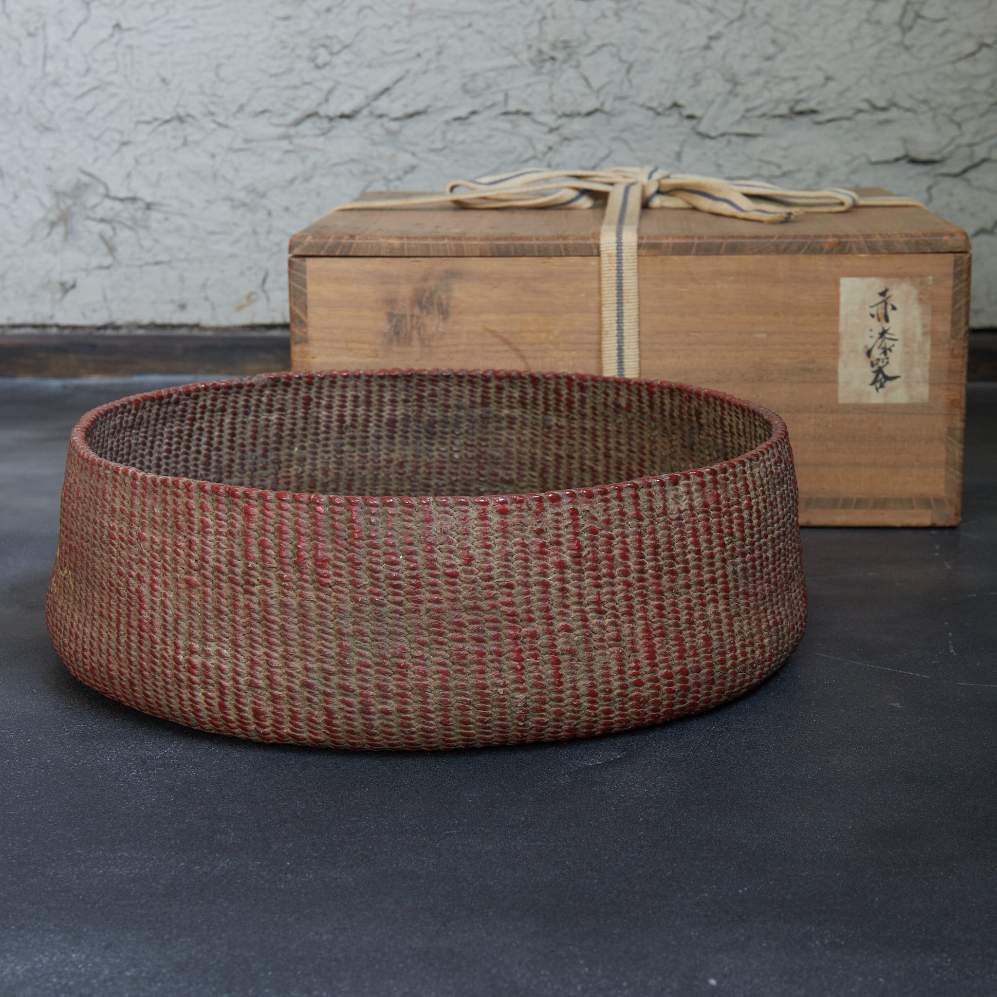 PAPIER TRESSÉ PLATEAU LAQUÉ, Avec boîte en bois, Dynastie Joseon(1392–1897 apr. J.-C.)