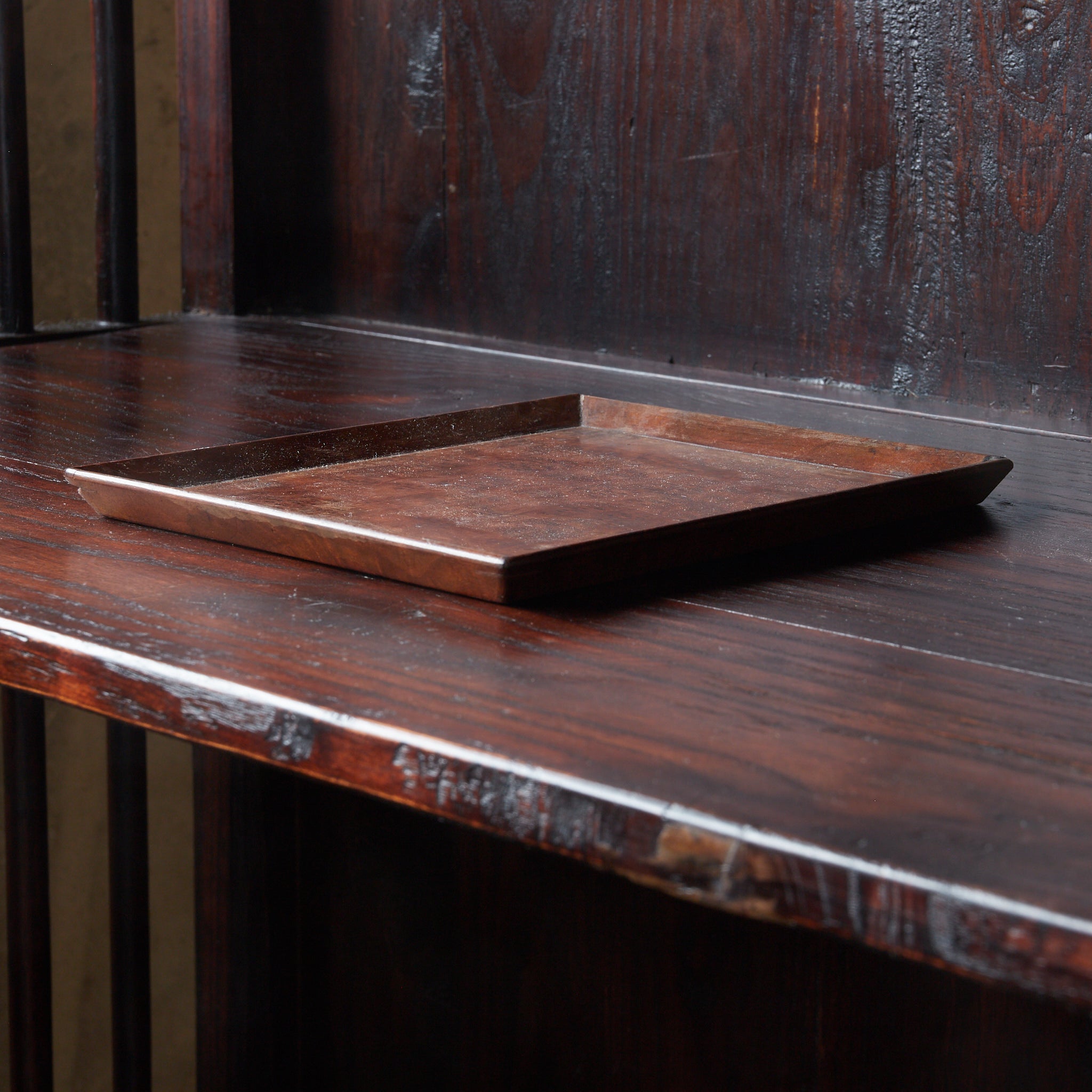 BANDEJA DE TÉ RECTANGULAR DE MADERA DE KARAKI CON VETA NUDOSA