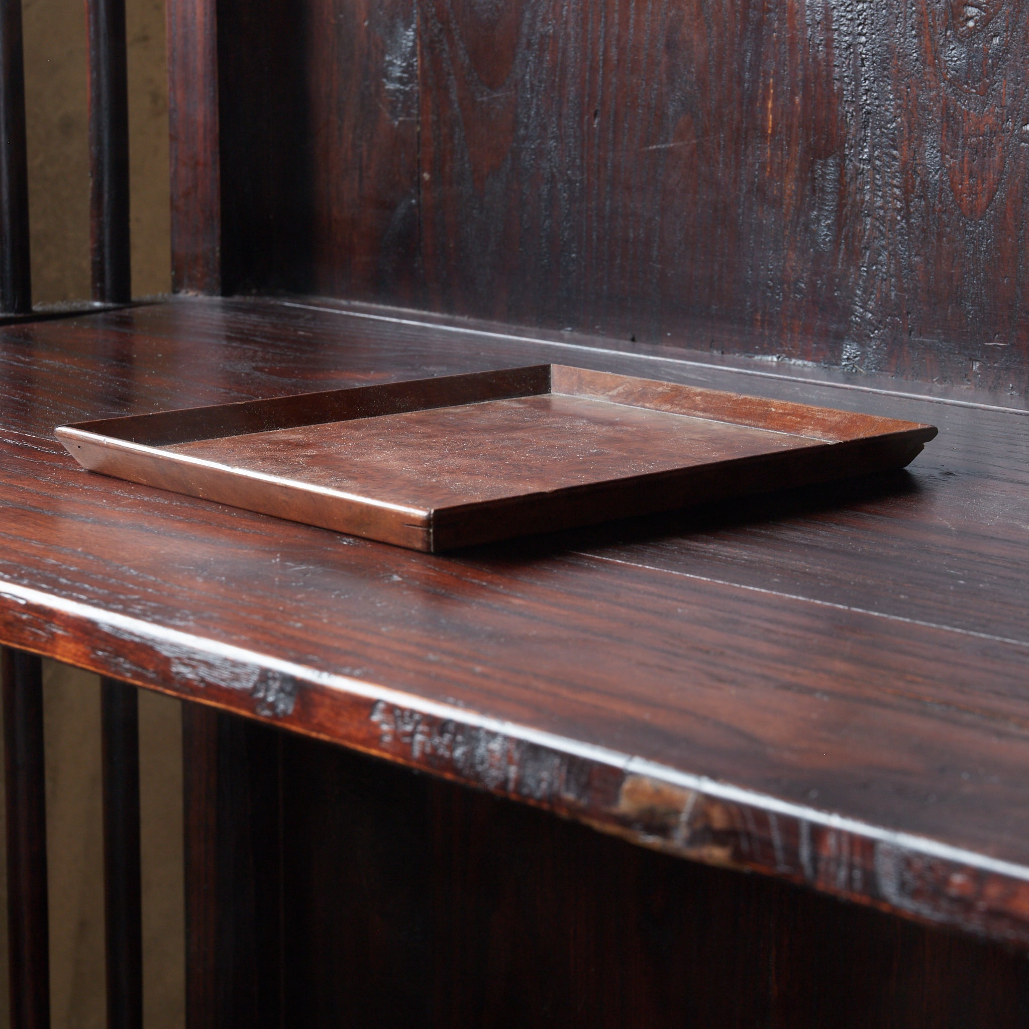 BANDEJA DE TÉ RECTANGULAR DE MADERA DE KARAKI CON VETA NUDOSA
