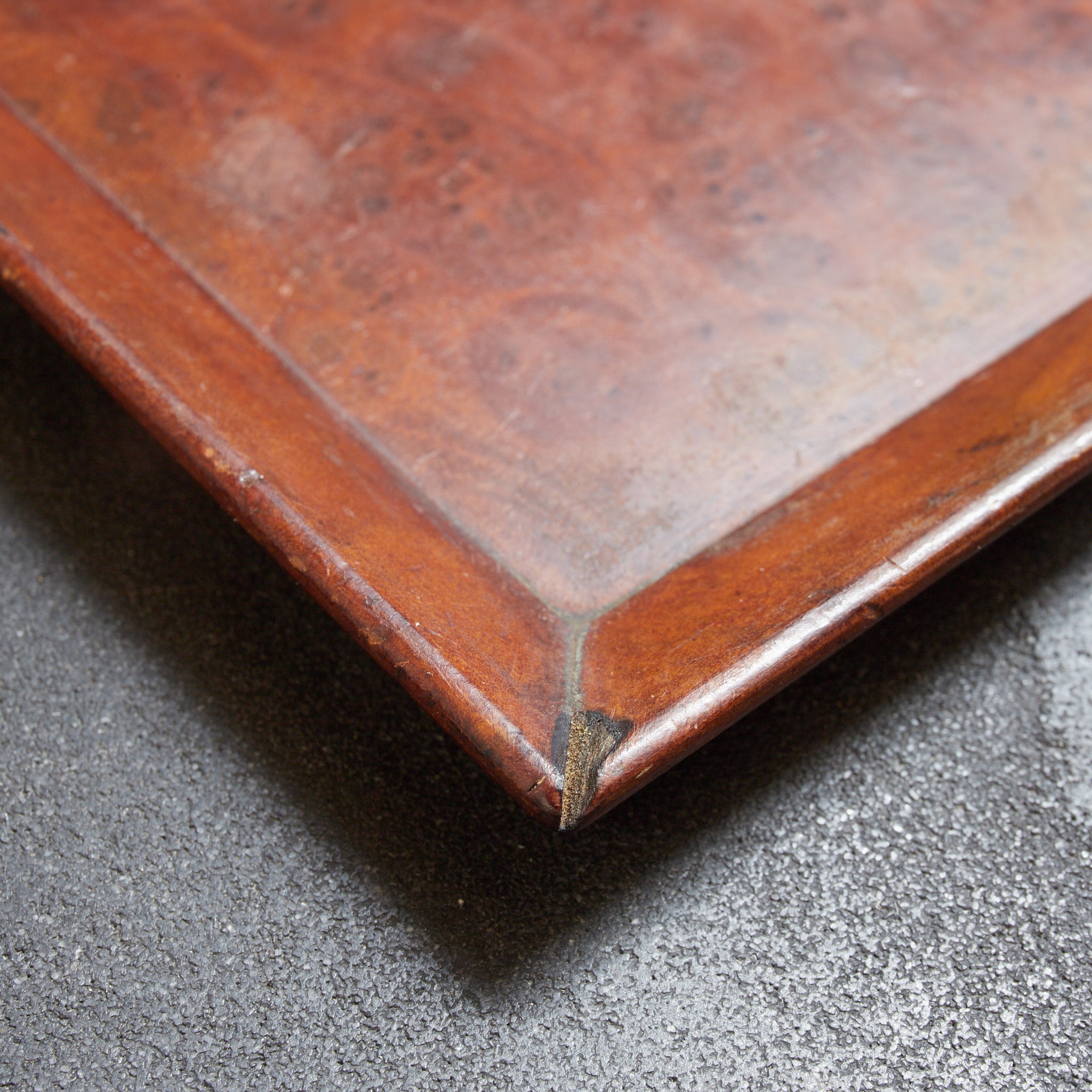 BANDEJA DE TÉ RECTANGULAR DE MADERA DE KARAKI CON VETA NUDOSA