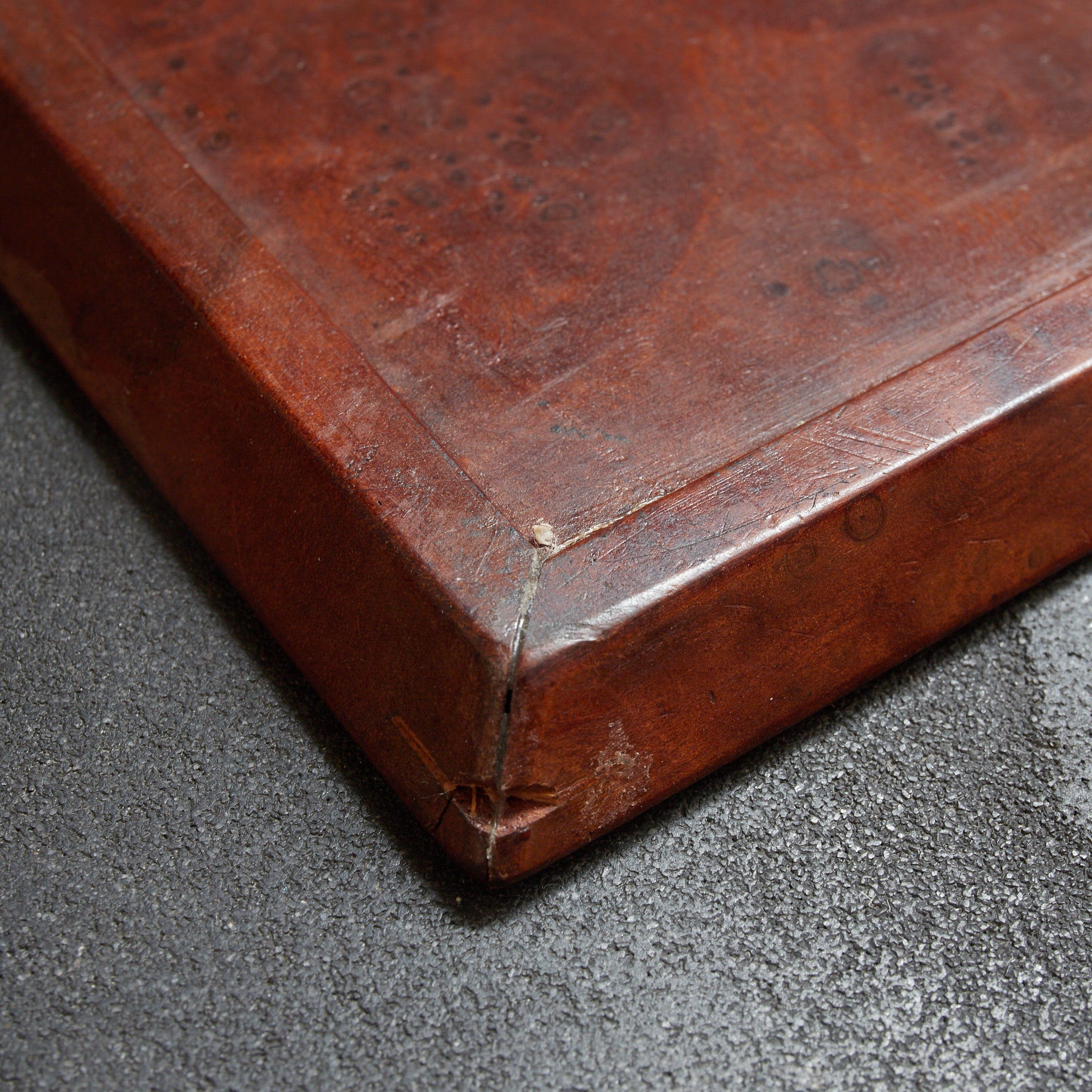 BANDEJA DE TÉ RECTANGULAR DE MADERA DE KARAKI CON VETA NUDOSA