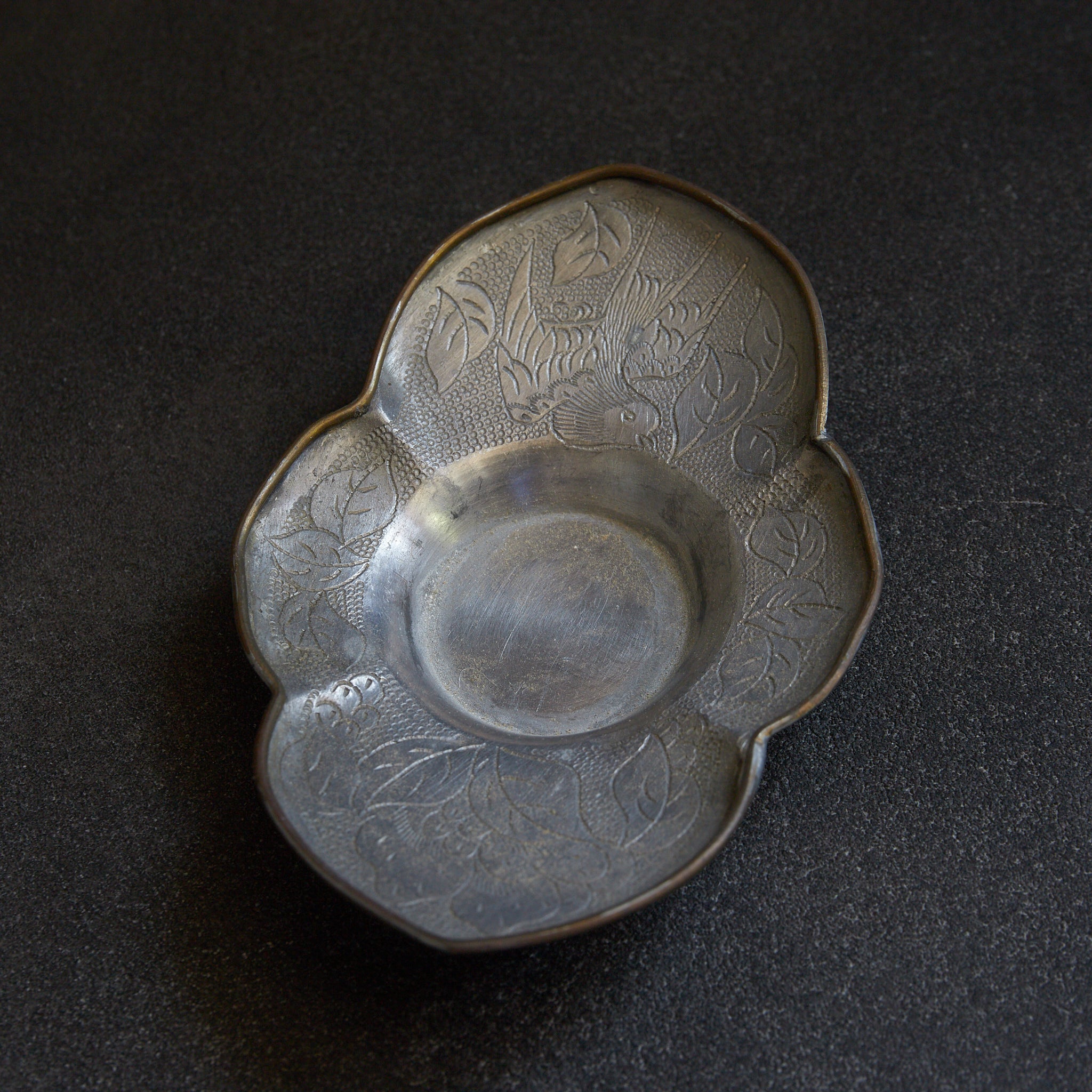 OLD LOBED-FLOWER-SHAPED TIN TEA SAUCER, marked Qianlong nian zhi, copper-covered, With box, set of 5, Qing Dynasty(1616–1911CE)