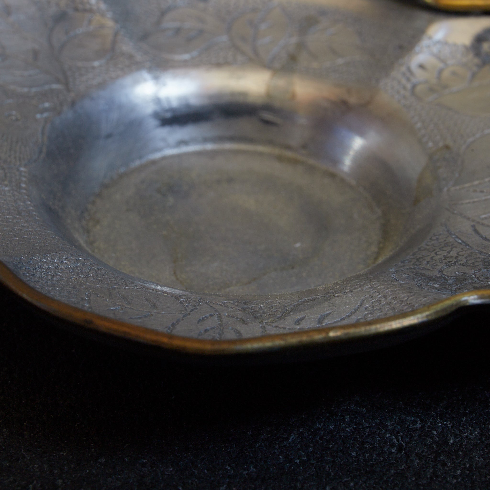 OLD LOBED-FLOWER-SHAPED TIN TEA SAUCER, marked Qianlong nian zhi, copper-covered, With box, set of 5, Qing Dynasty(1616–1911CE)