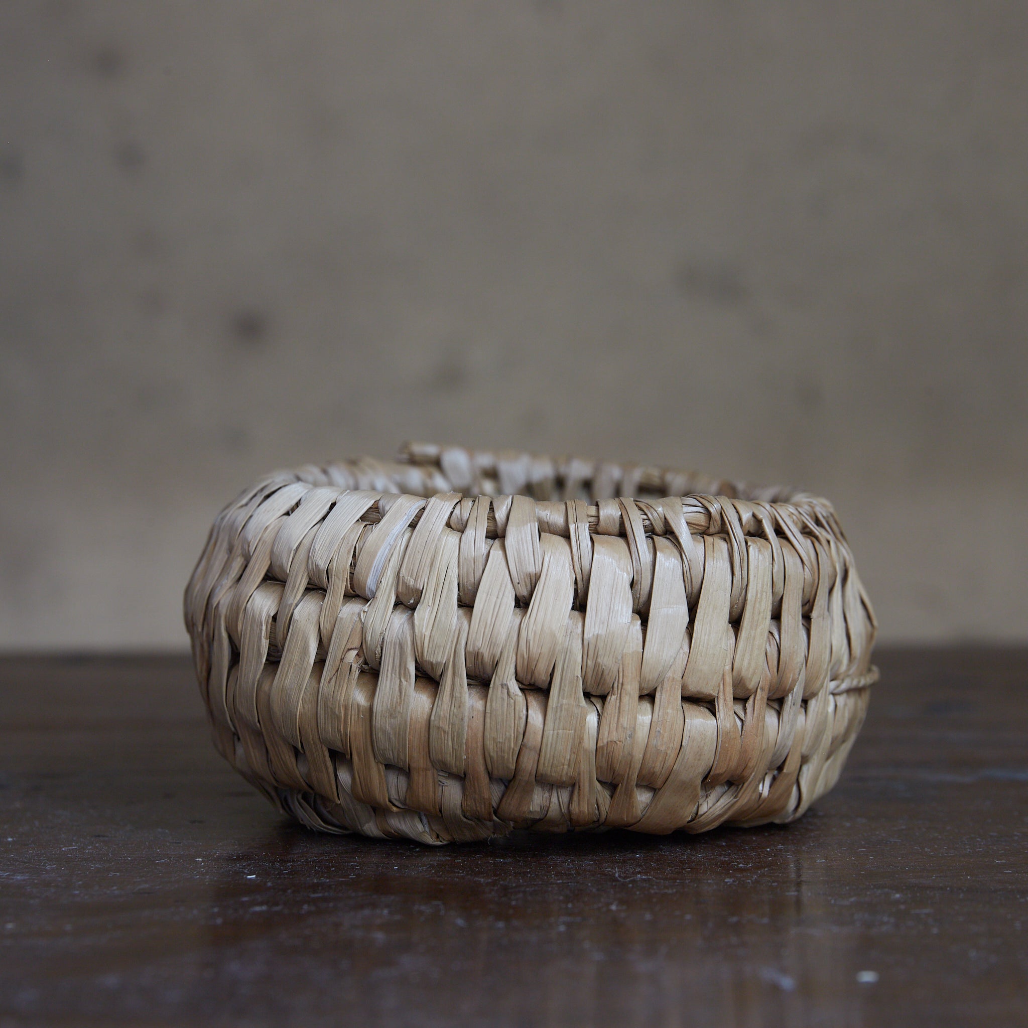 SUPPORT DE THÉIÈRE EN PAILLE, Tressé, Période Showa(1926–1989 apr. J.-C.)