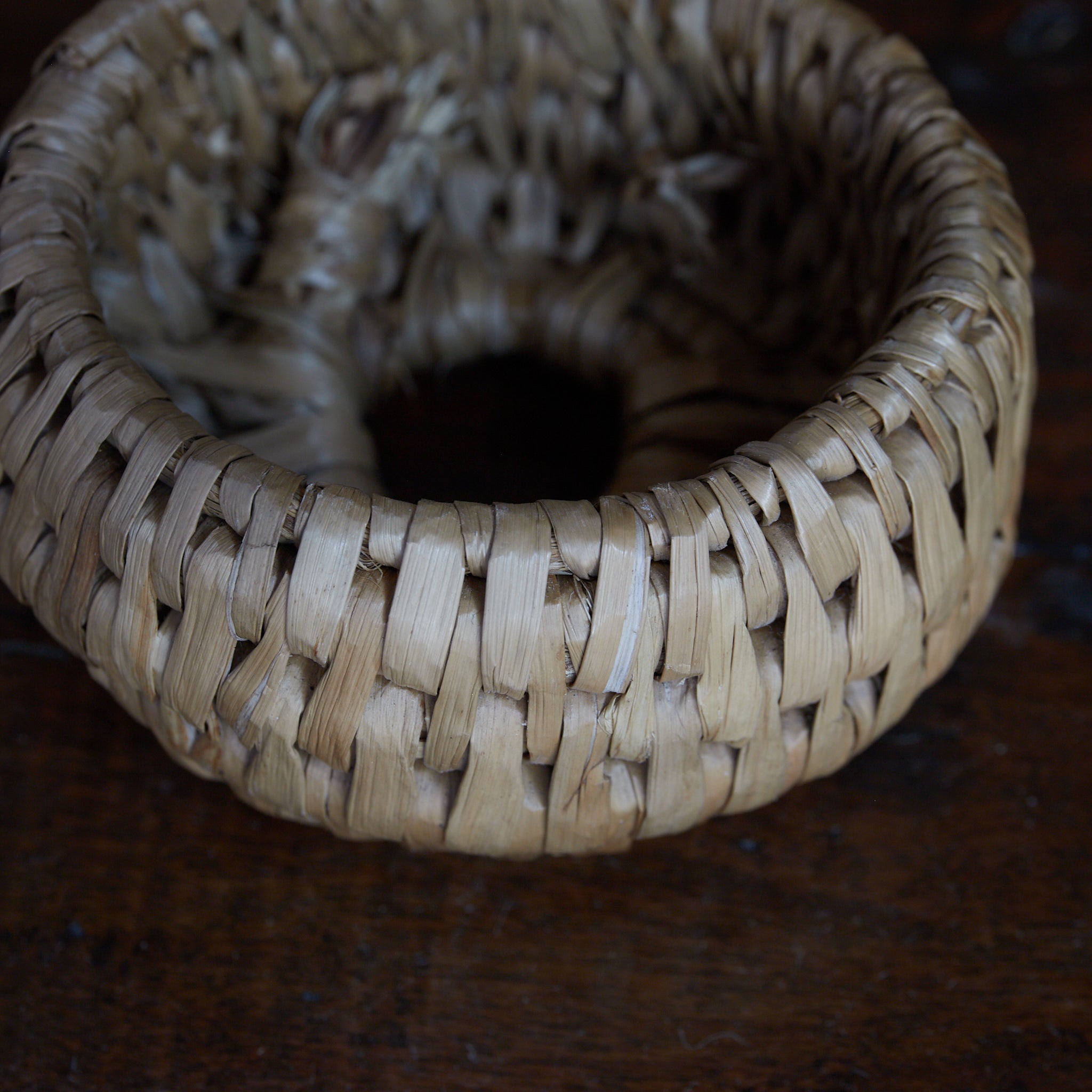 SOPORTE PARA TETERA DE PAJA, Trenzado, Período Showa(1926–1989 d. C.)