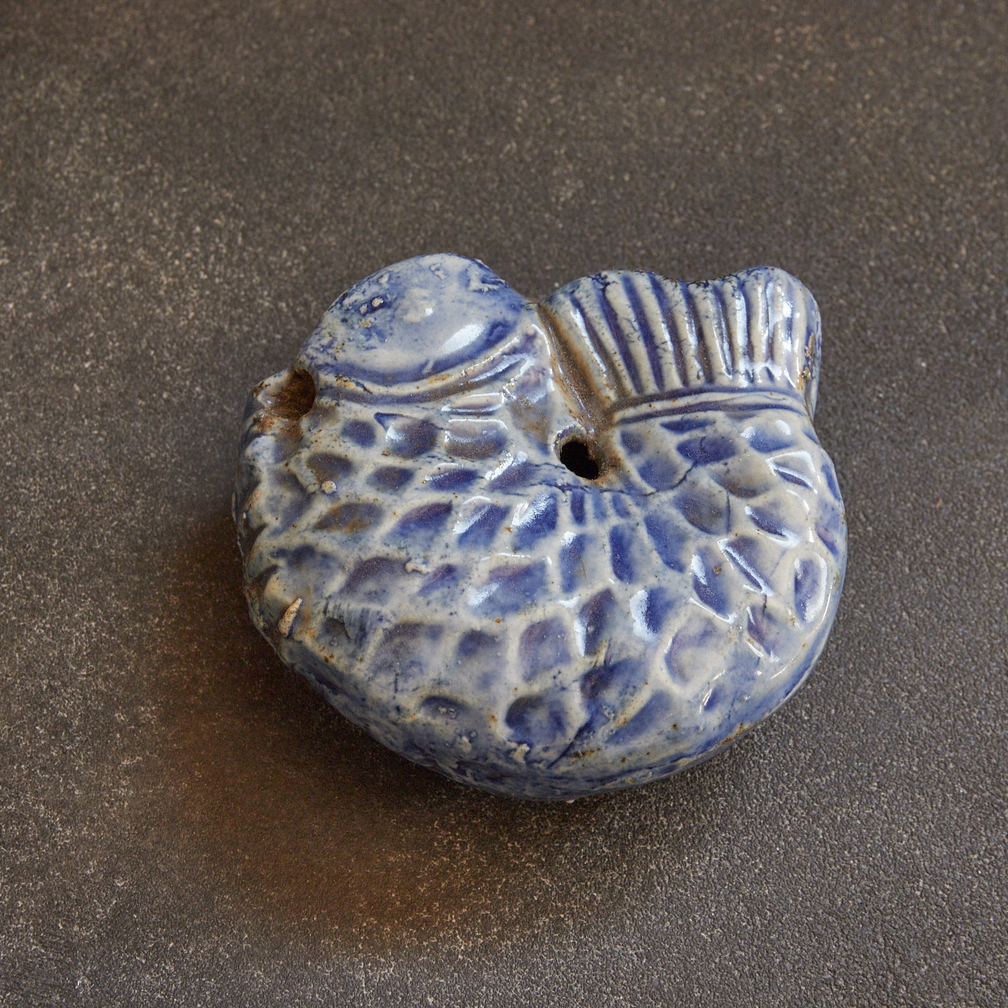 KOI-FÖRMIG WASSERTROPFER, Lapislazuli-glasiert, Joseon-Dynastie(1392–1897 n. Chr.)