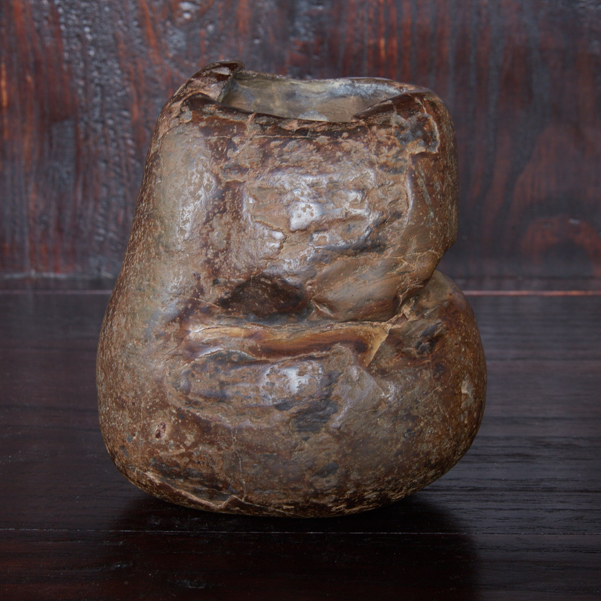 馬蹄石壺(自然物:年代不詳)