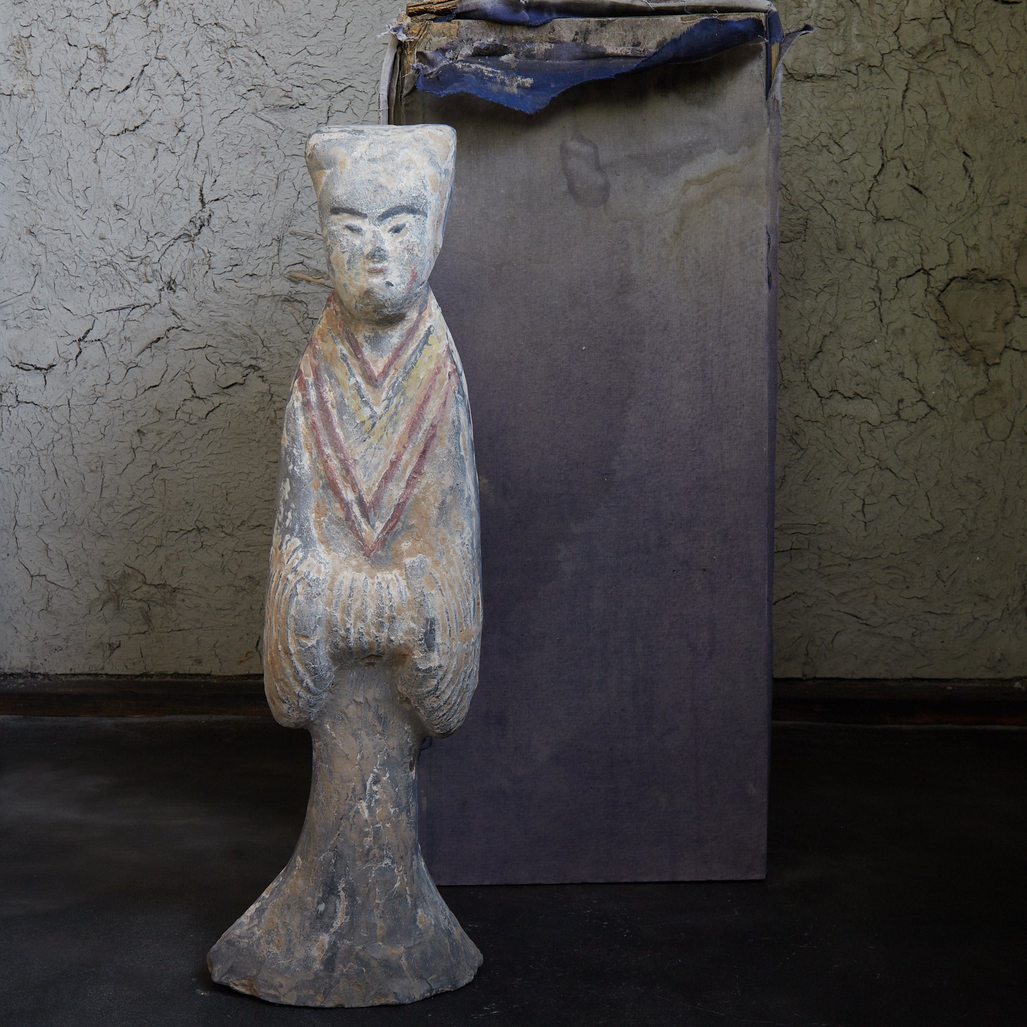 漢代 灰陶加彩 女子俑(206BCE–220CE)